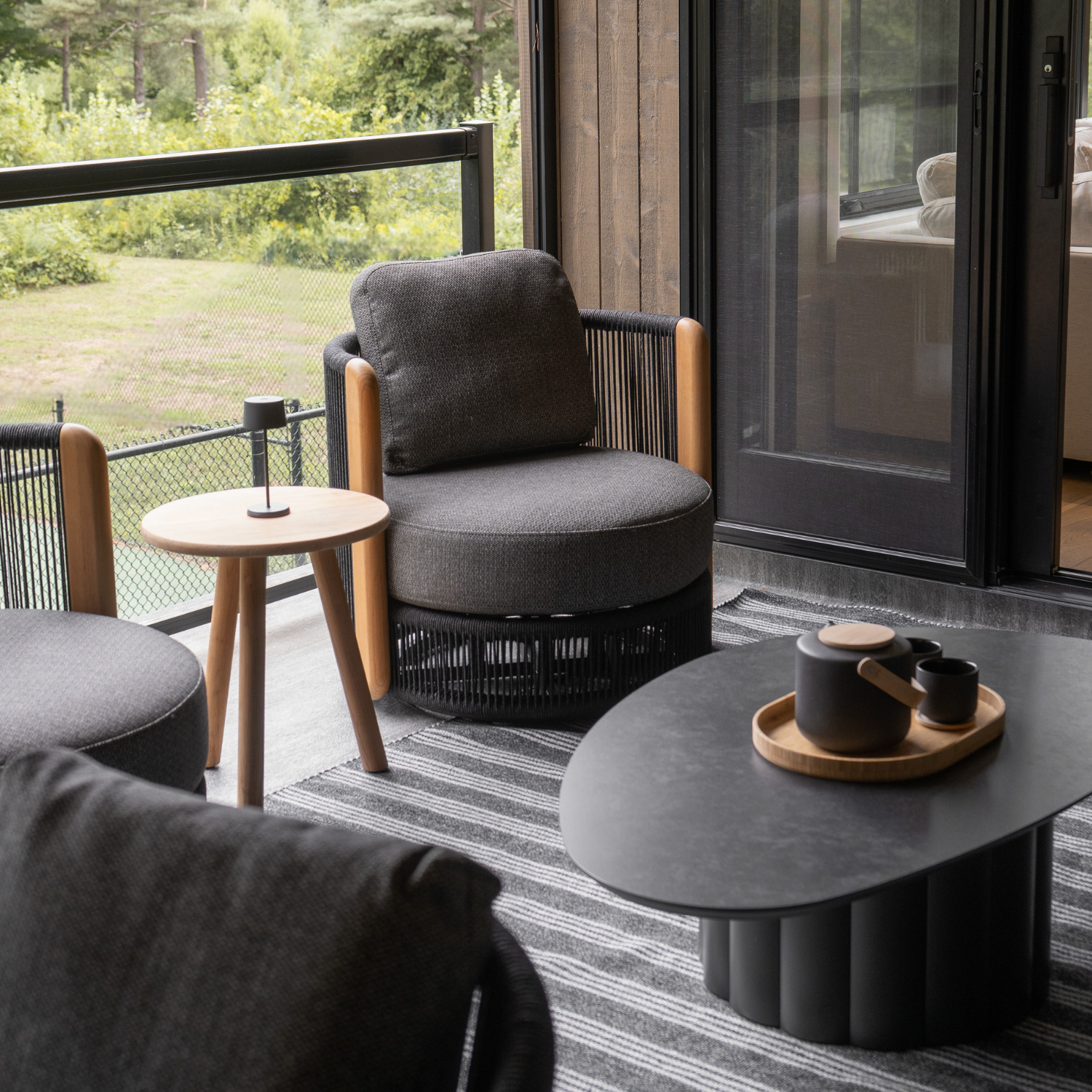 Alta II Outdoor Charcoal Swivel Chair