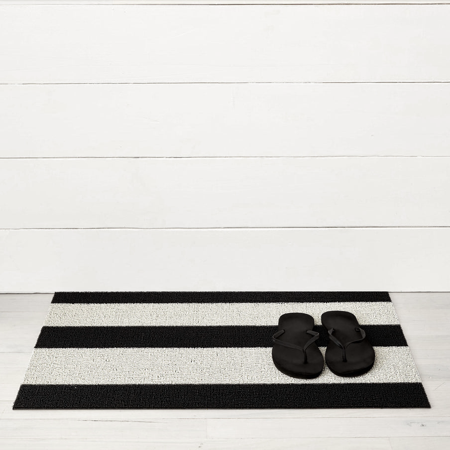 Chilewich Bold Stripe Shag Mats - Black & White