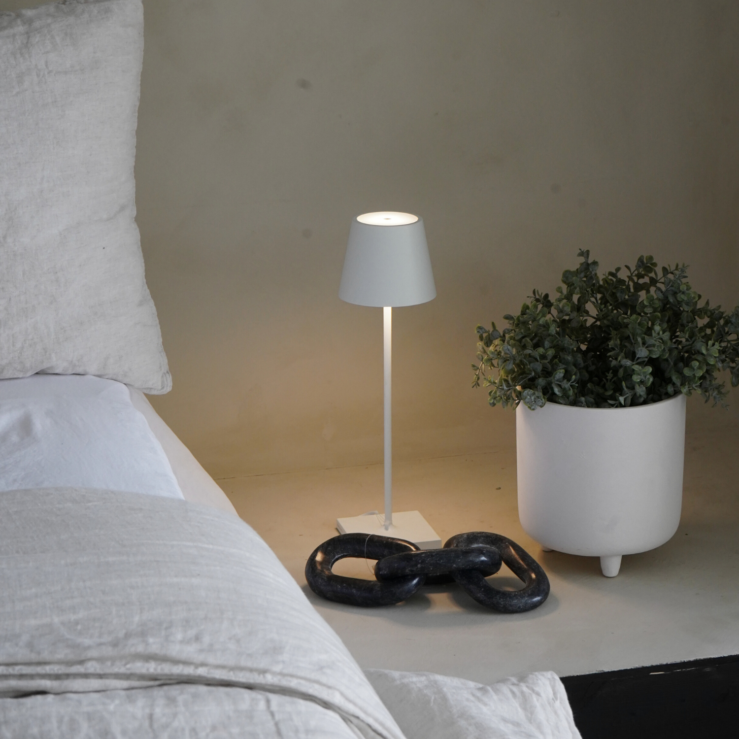 Poldina Pro Cordless Lamp - White