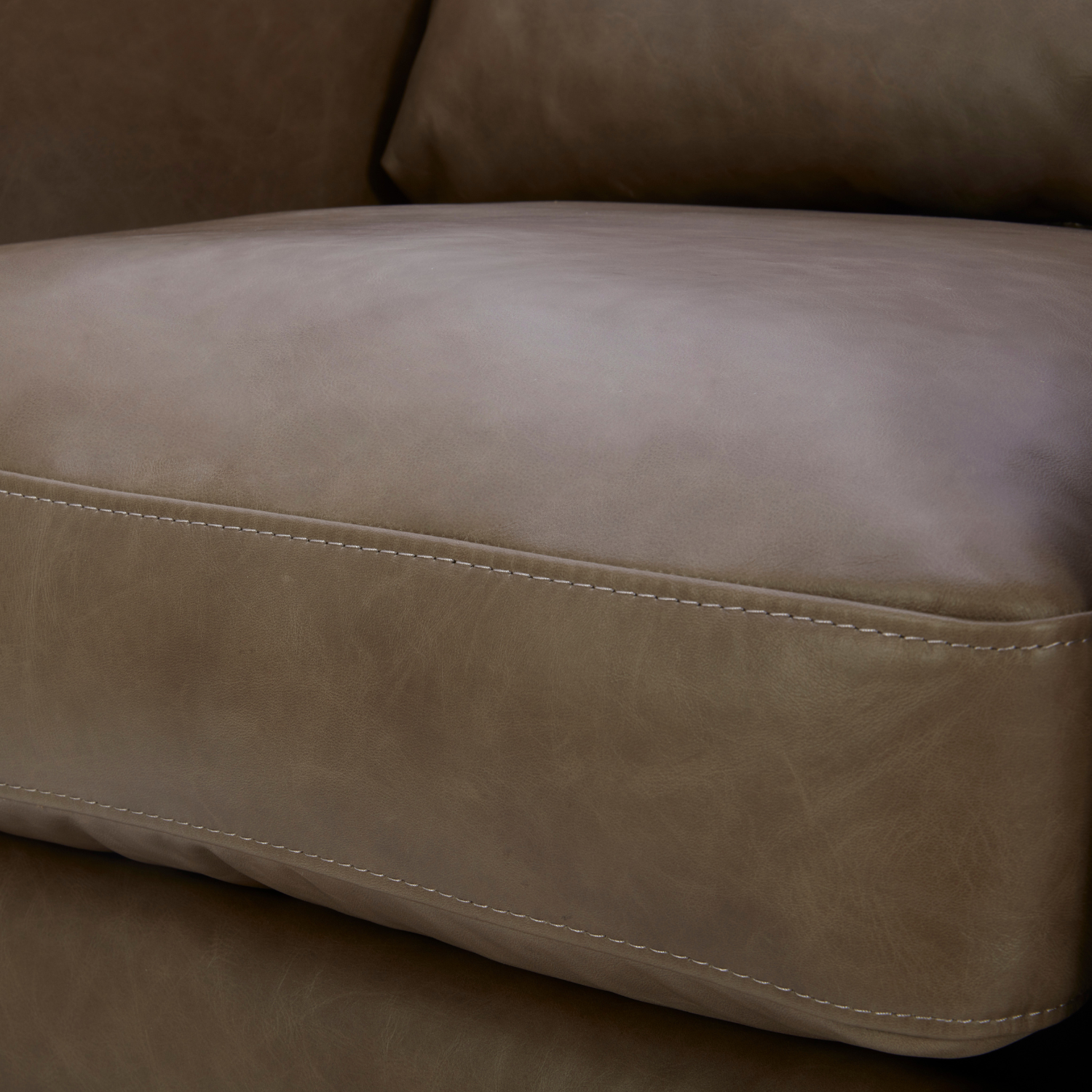 Bellwood Swivel Lounge Chair - Concord Pewter Leather