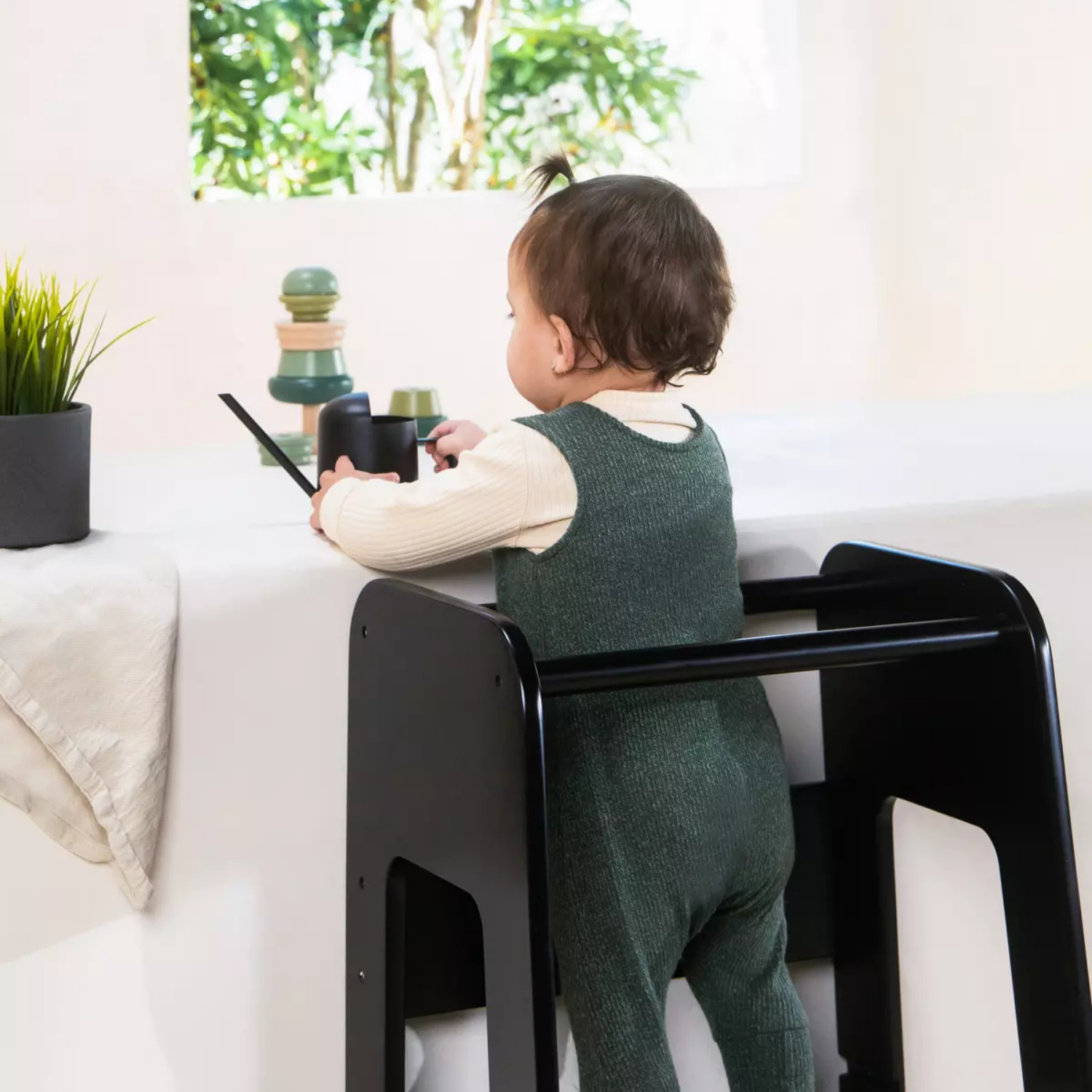 Kids Learning Tower - Black