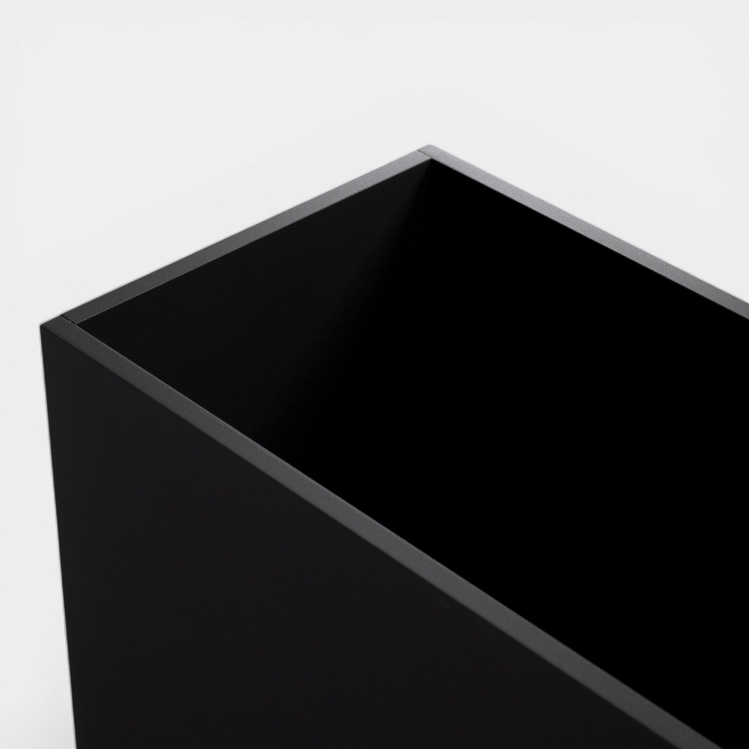 Hudson Metal 44" Rectangular Planter w/ Wheels - Matte Black