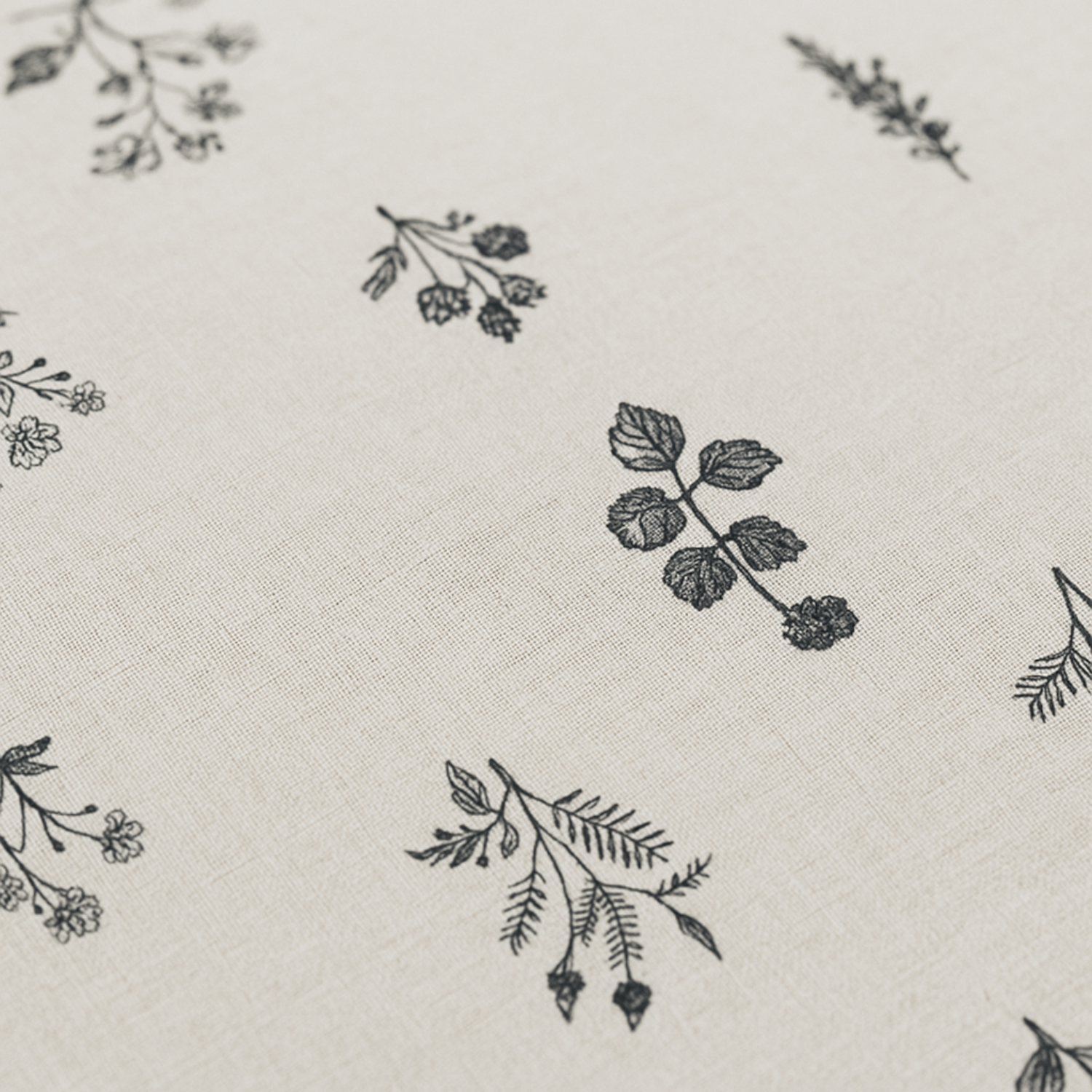 Fleur Cotton Table Runner