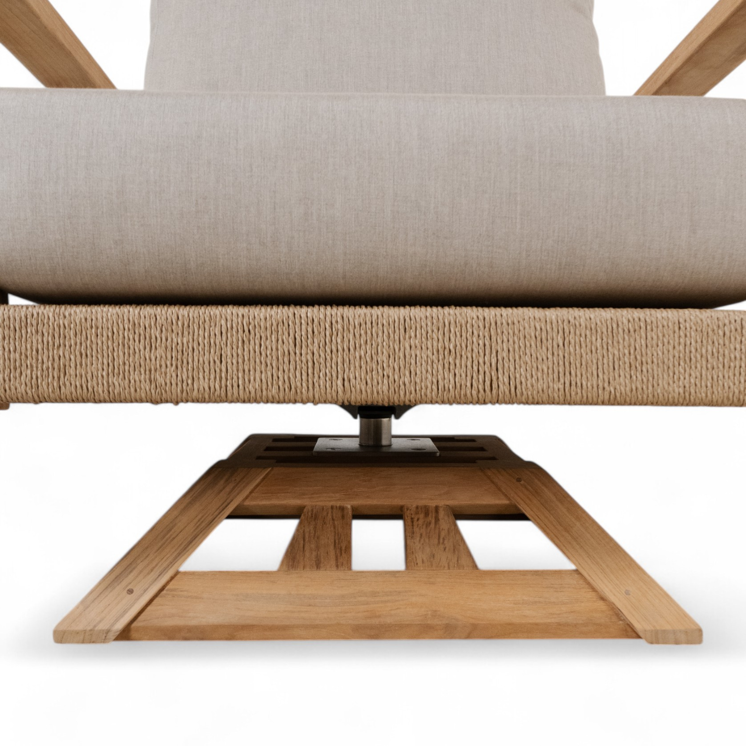 Gravenhurst Wicker Swivel Club Chair