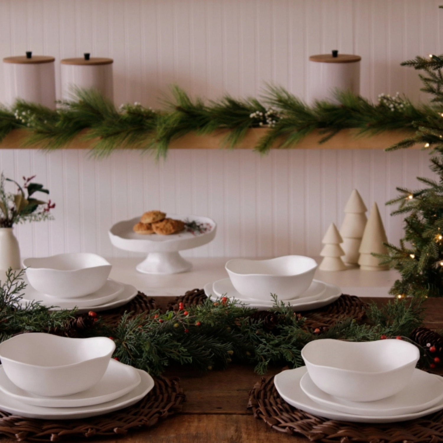 Sculpted Round Bowl (Set of 4)