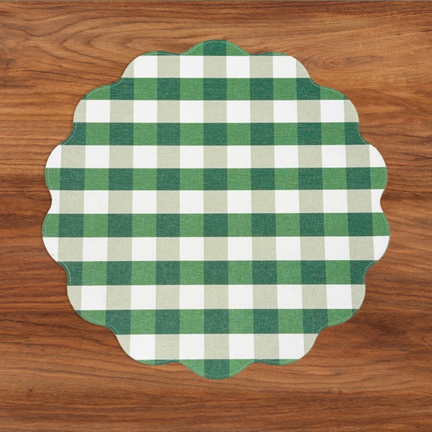 Palm Grove Reversible Scallop Placemat (Set of 4)