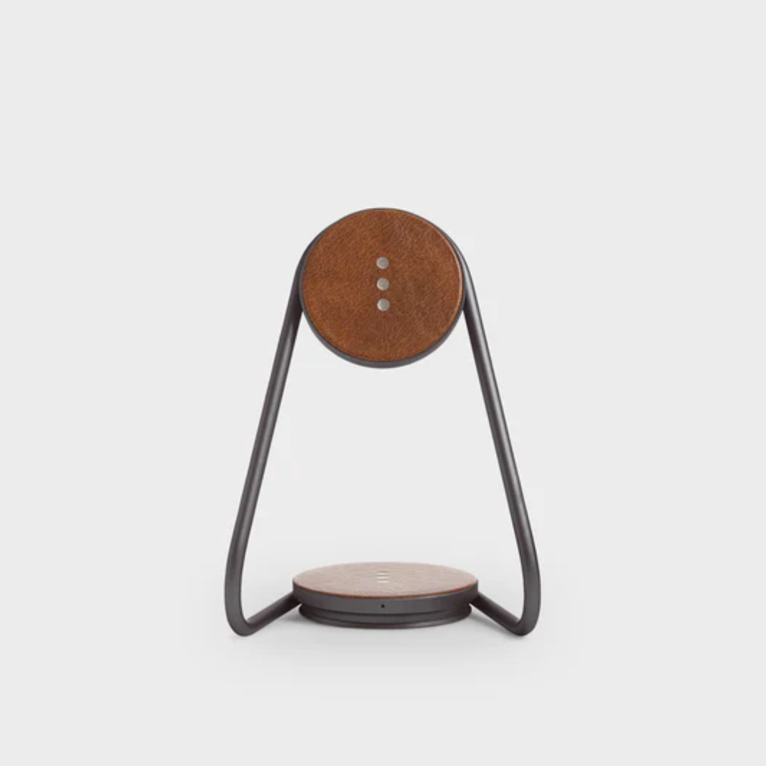 Magnetic Wireless Dual Charging Stand - Saddle Leather