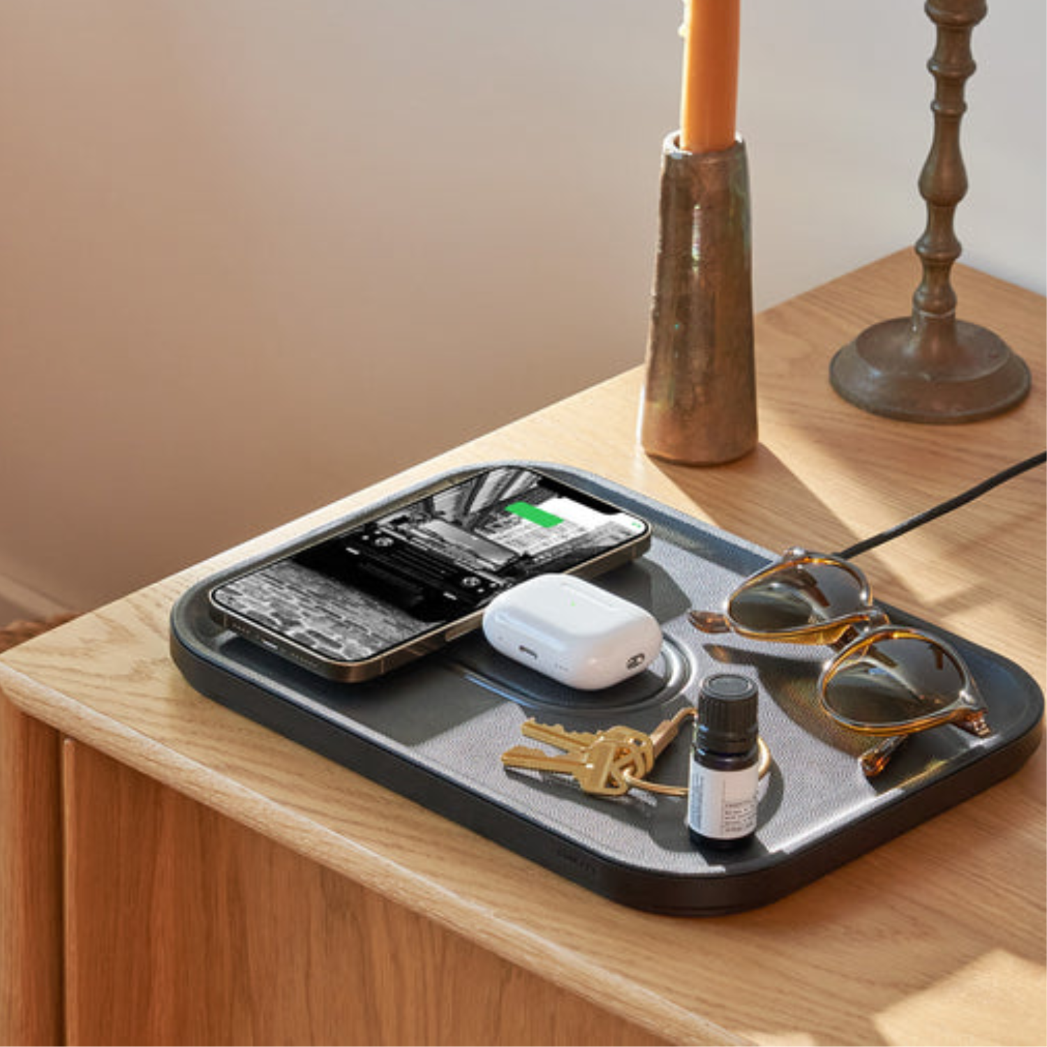 Magnetic Wireless Charger Tray - Black