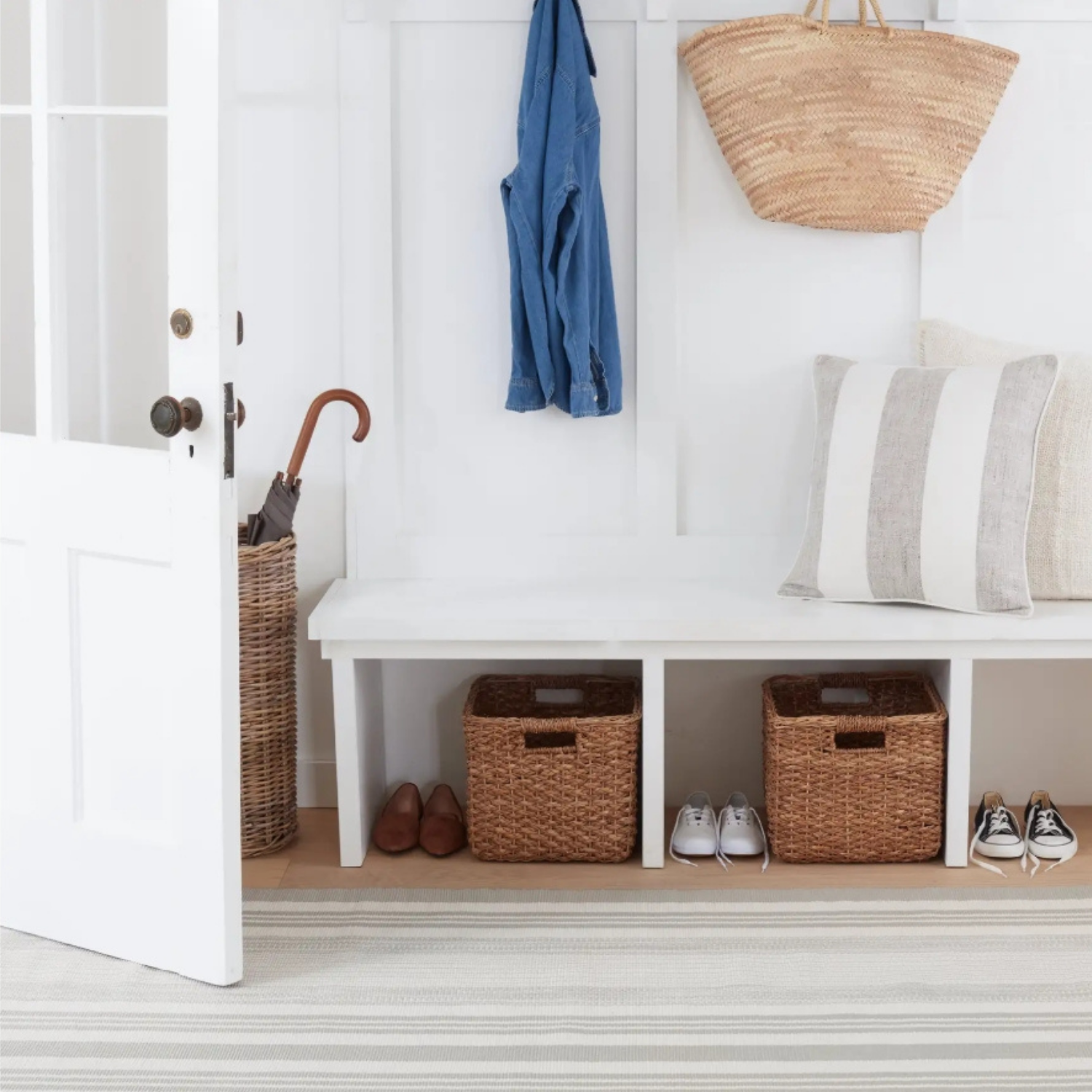 Dash & Albert Quincy Stripe Platinum Handwoven Indoor/Outdoor