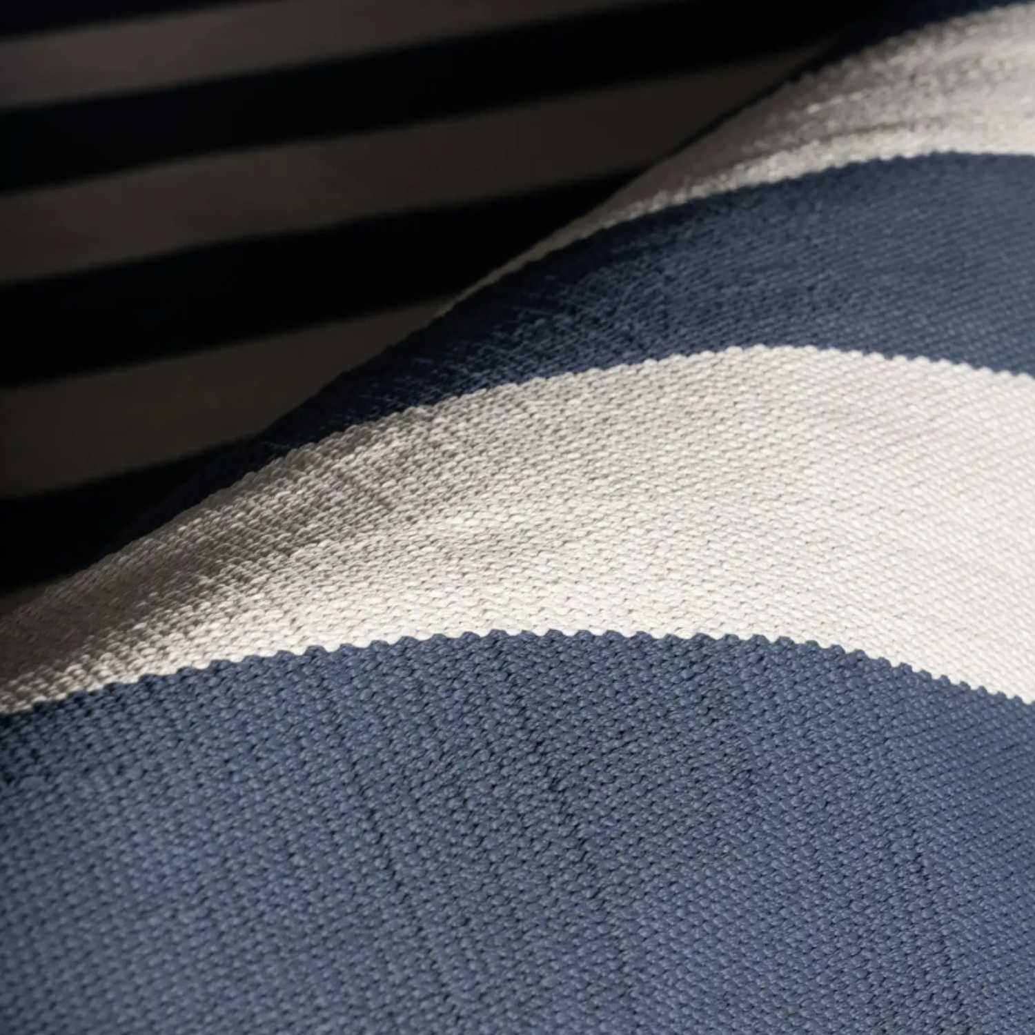 Dash & Albert Banks Stripe Navy Handwoven Indoor/Outdoor
