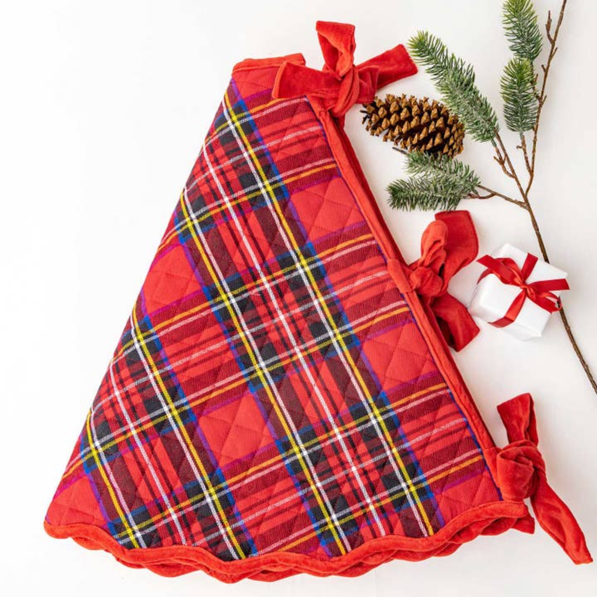 Red Plaid Highland Holiday Quilted Tree Skirt