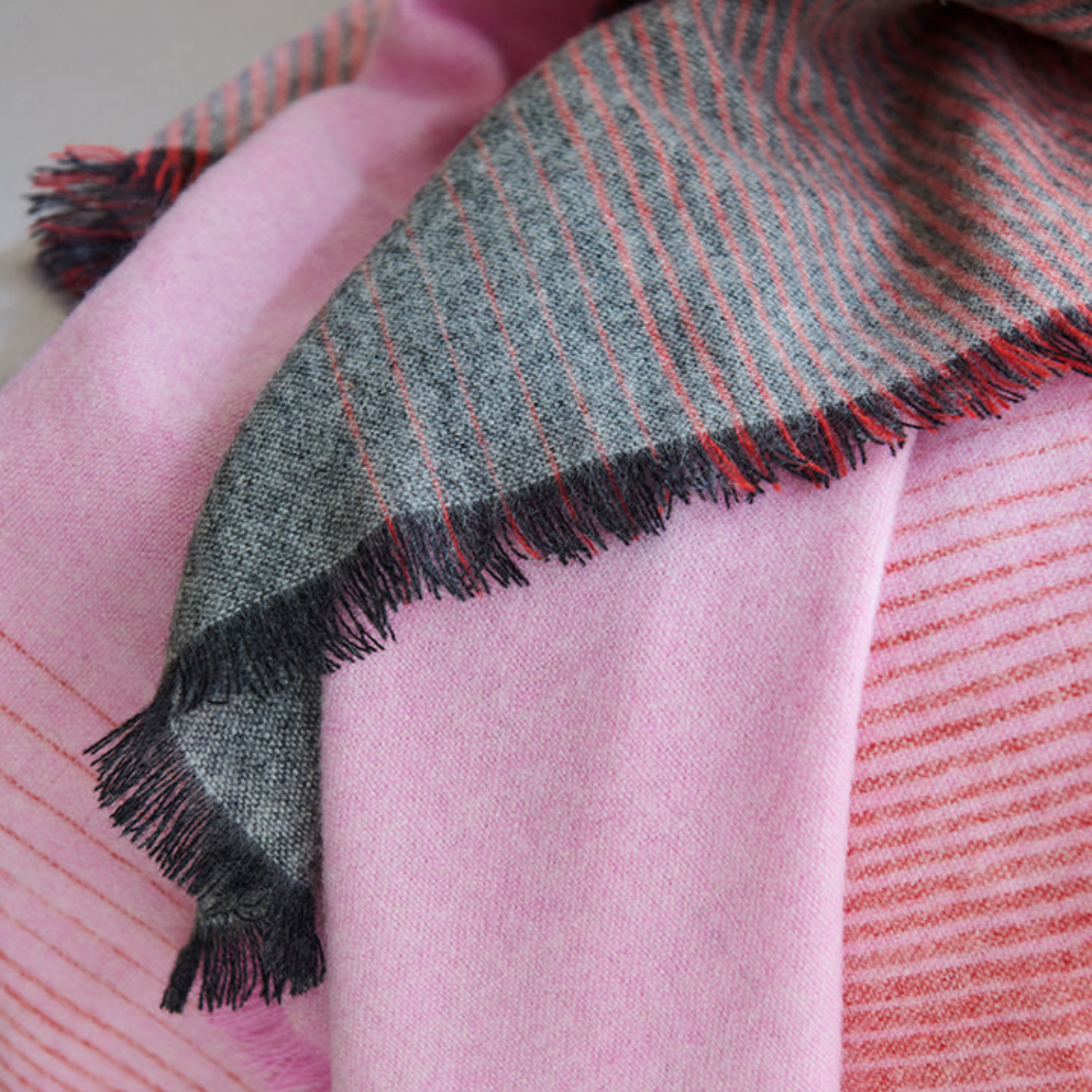 Graphic Red/Pink Wool Throw