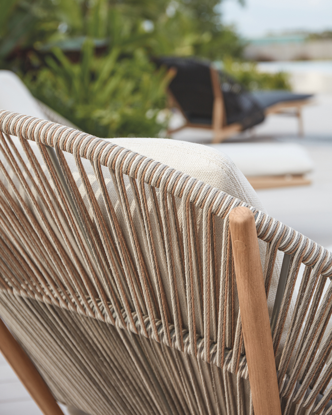 Gloster Bora Lounge Chair