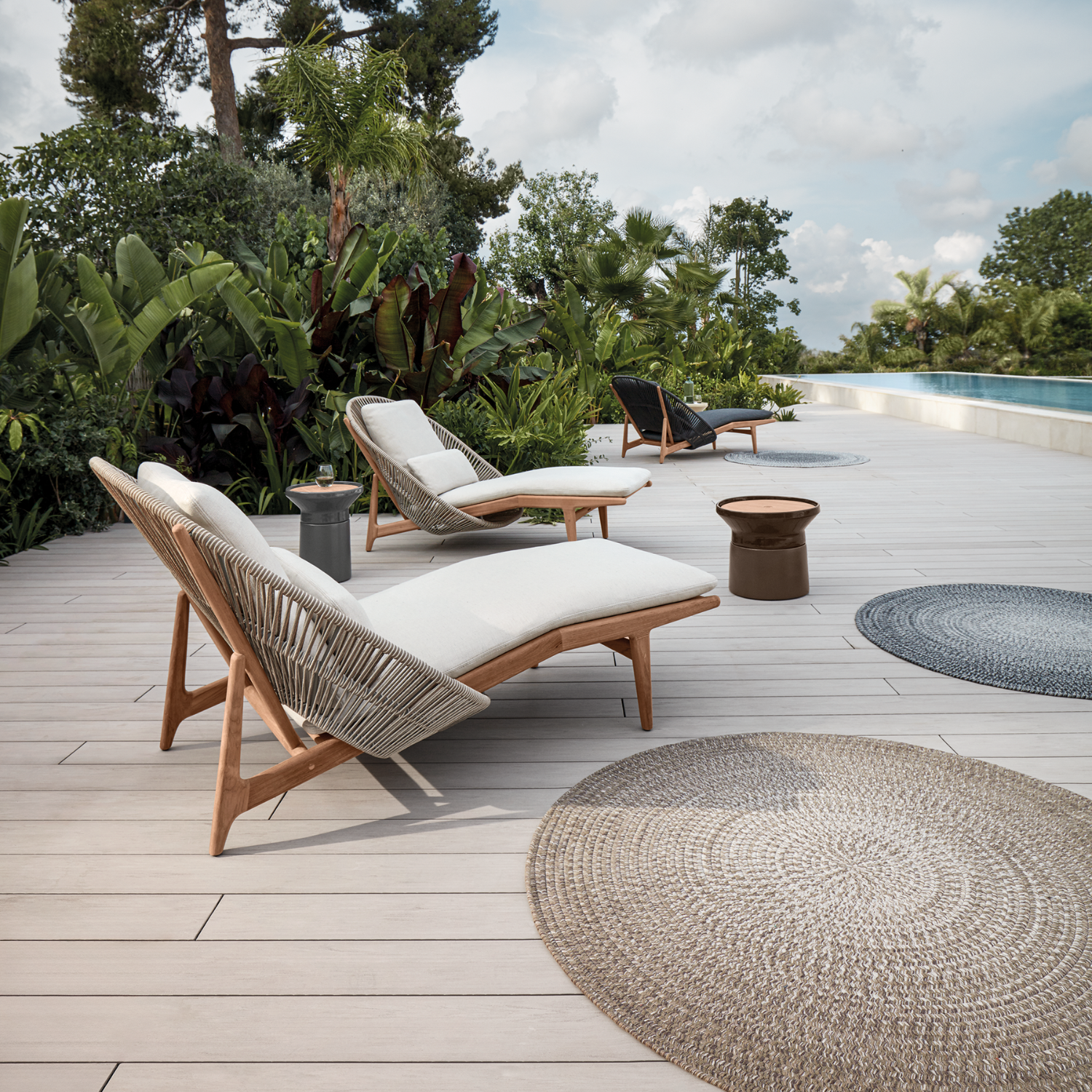 Gloster Bora Chaise Lounge