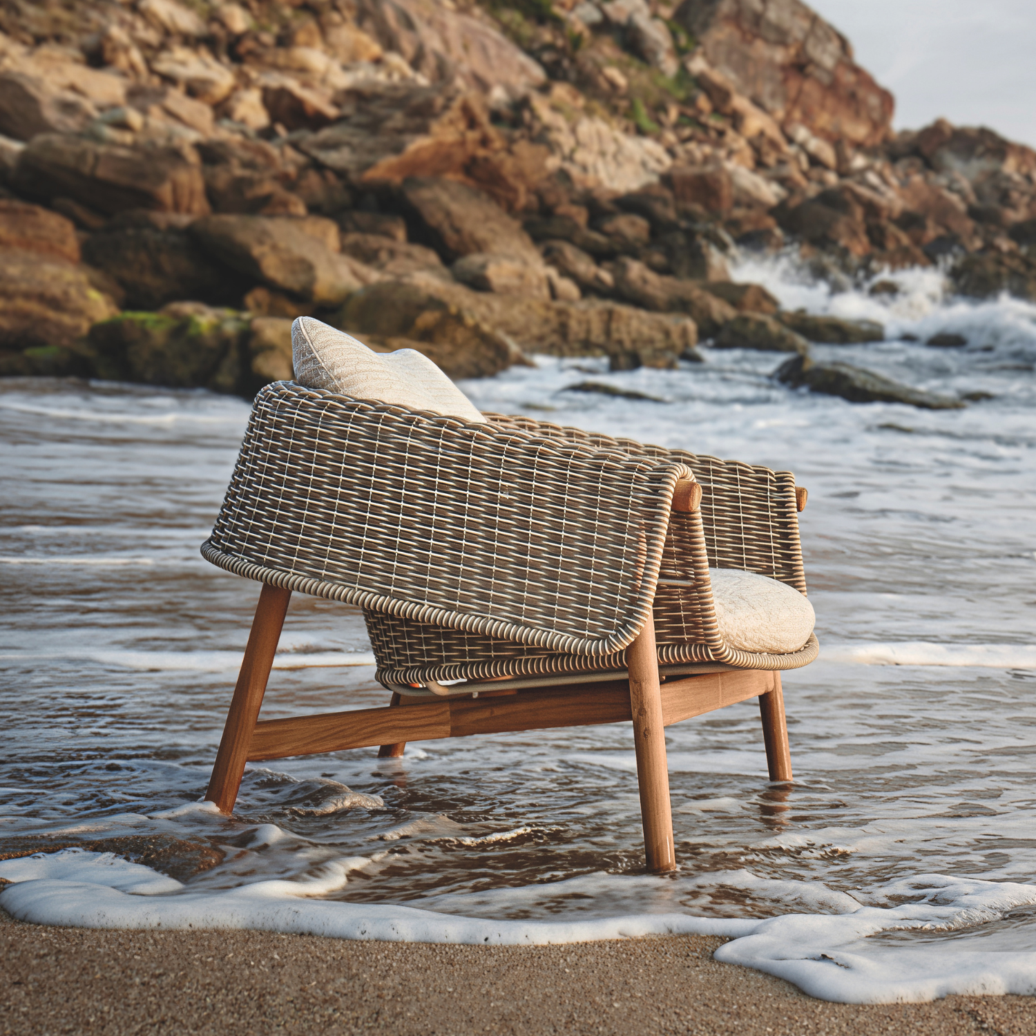 Gloster Wrap Lounge Chair