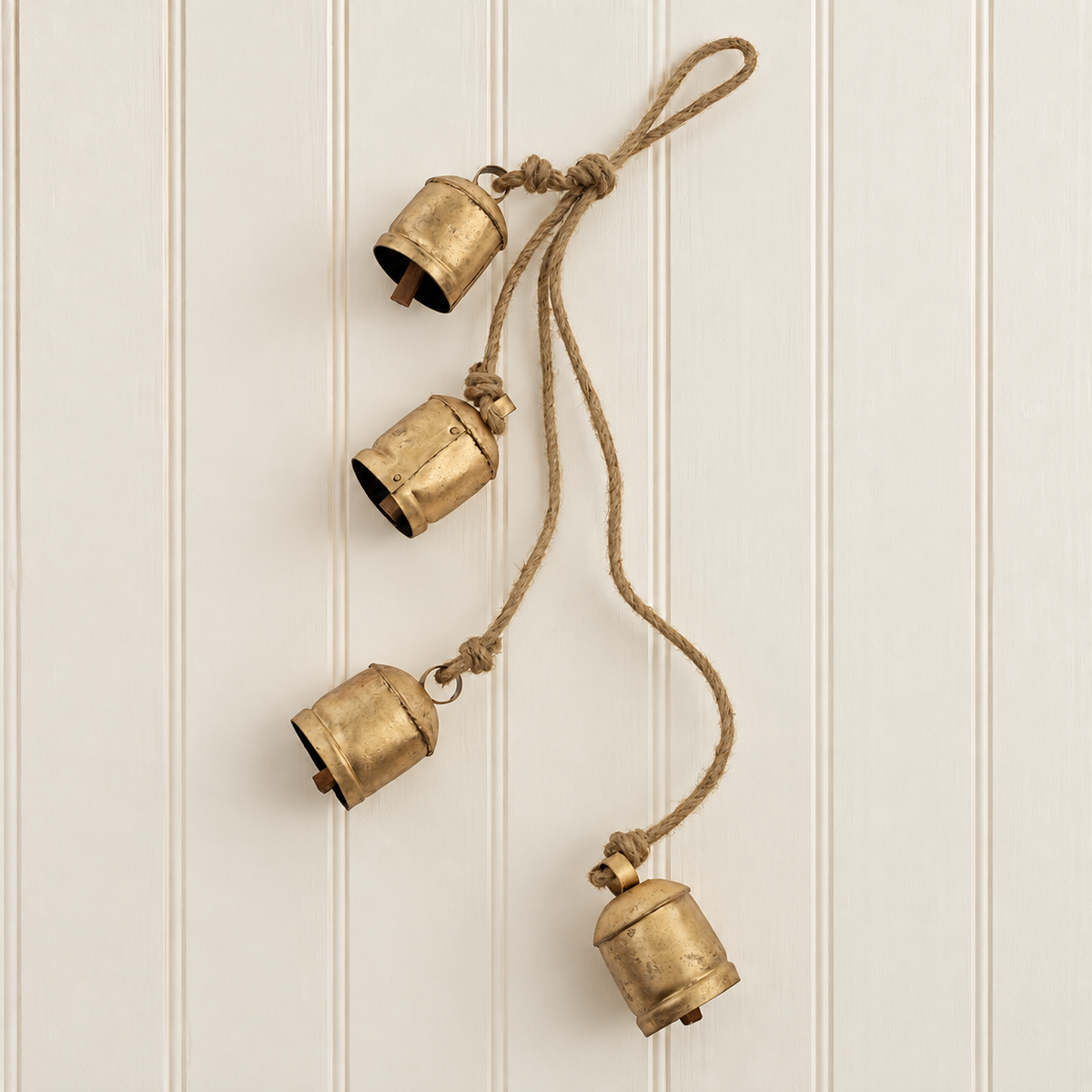 Jute Rope Rustic 4-Bell Swag