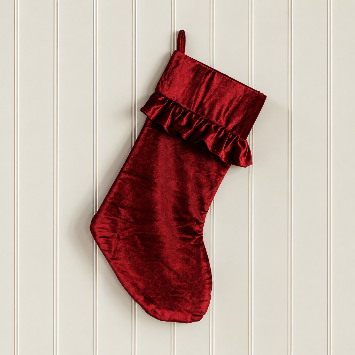 Pre-Lit 6ft Frosted Plum Berry Norfolk Garland & Stocking Set (5 Pieces)