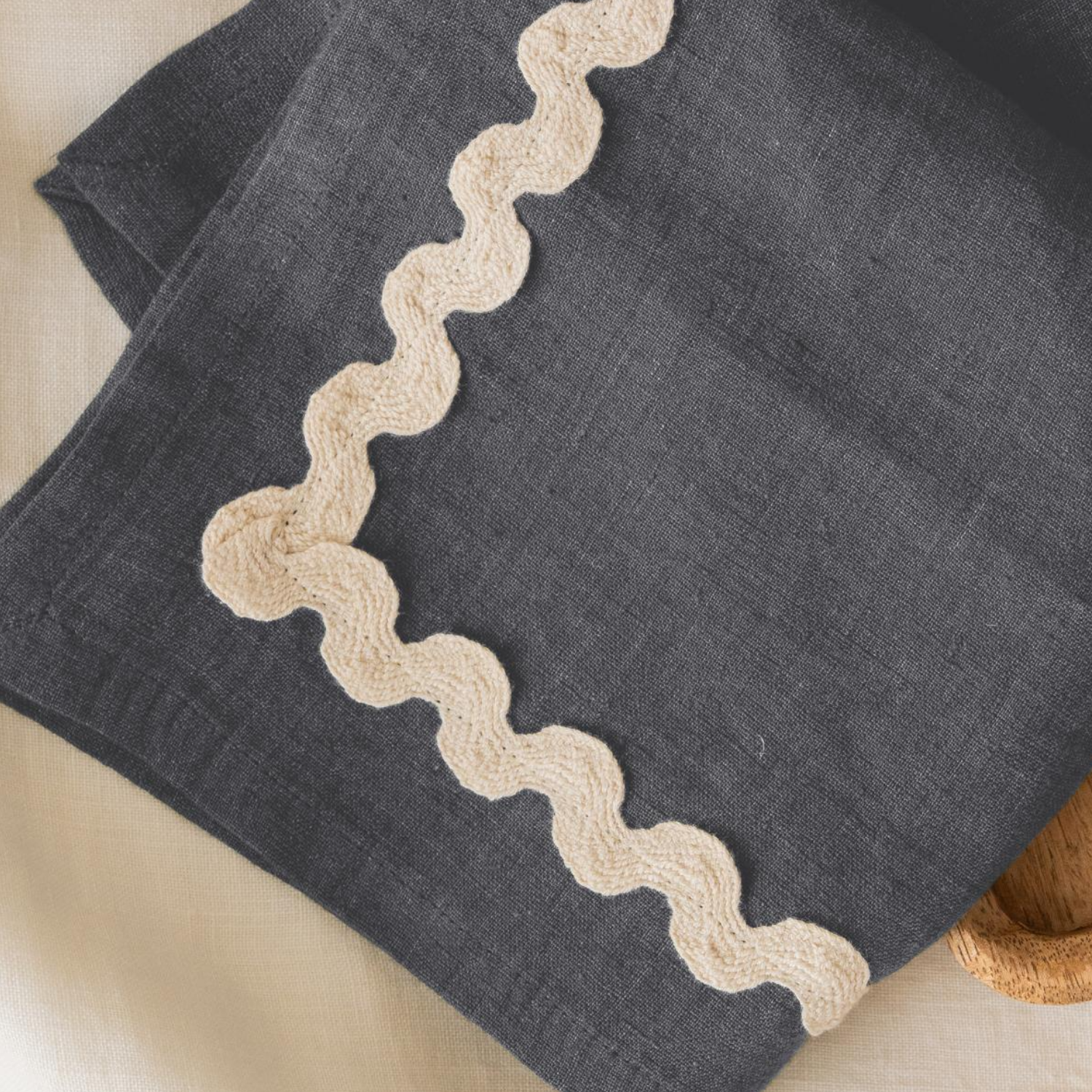 Heirloom Lace Linen Napkin (Set of 2) - Charcoal Grey