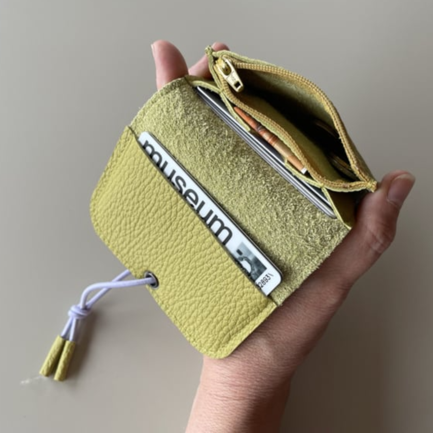 Knot Mini Leather Wallet - Shell