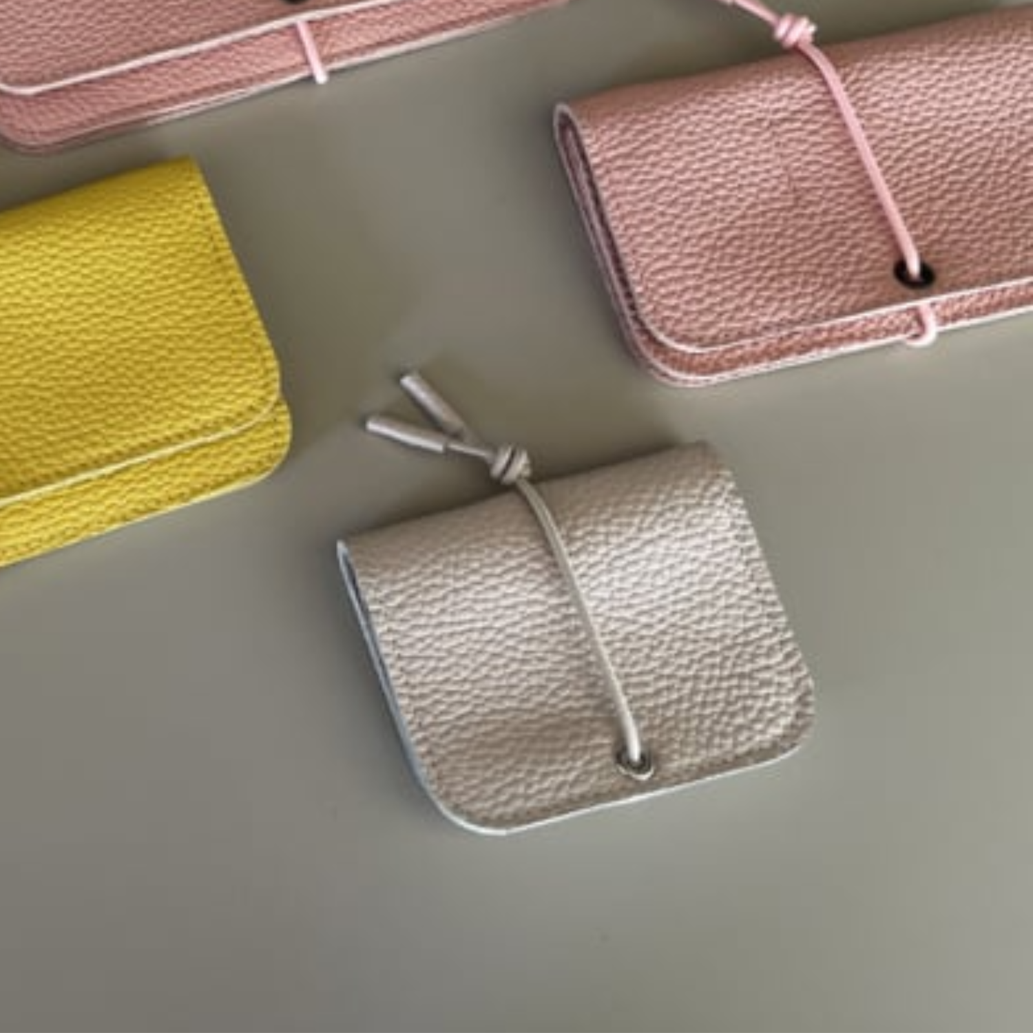 Knot Mini Leather Wallet - Shell