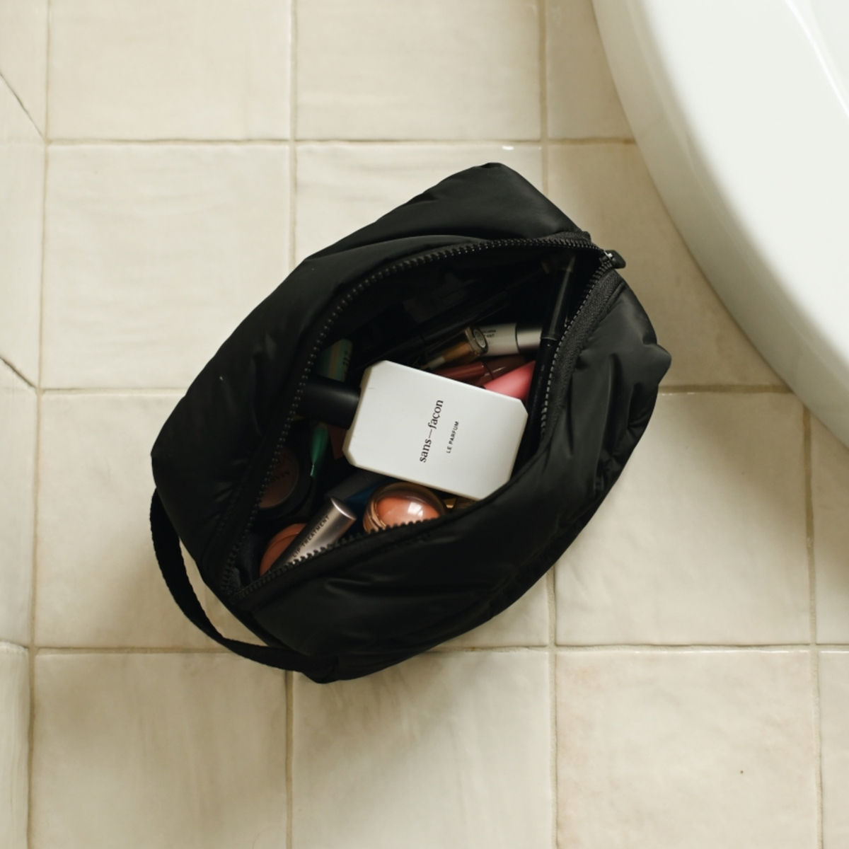 Puff Toiletry Bag - Black