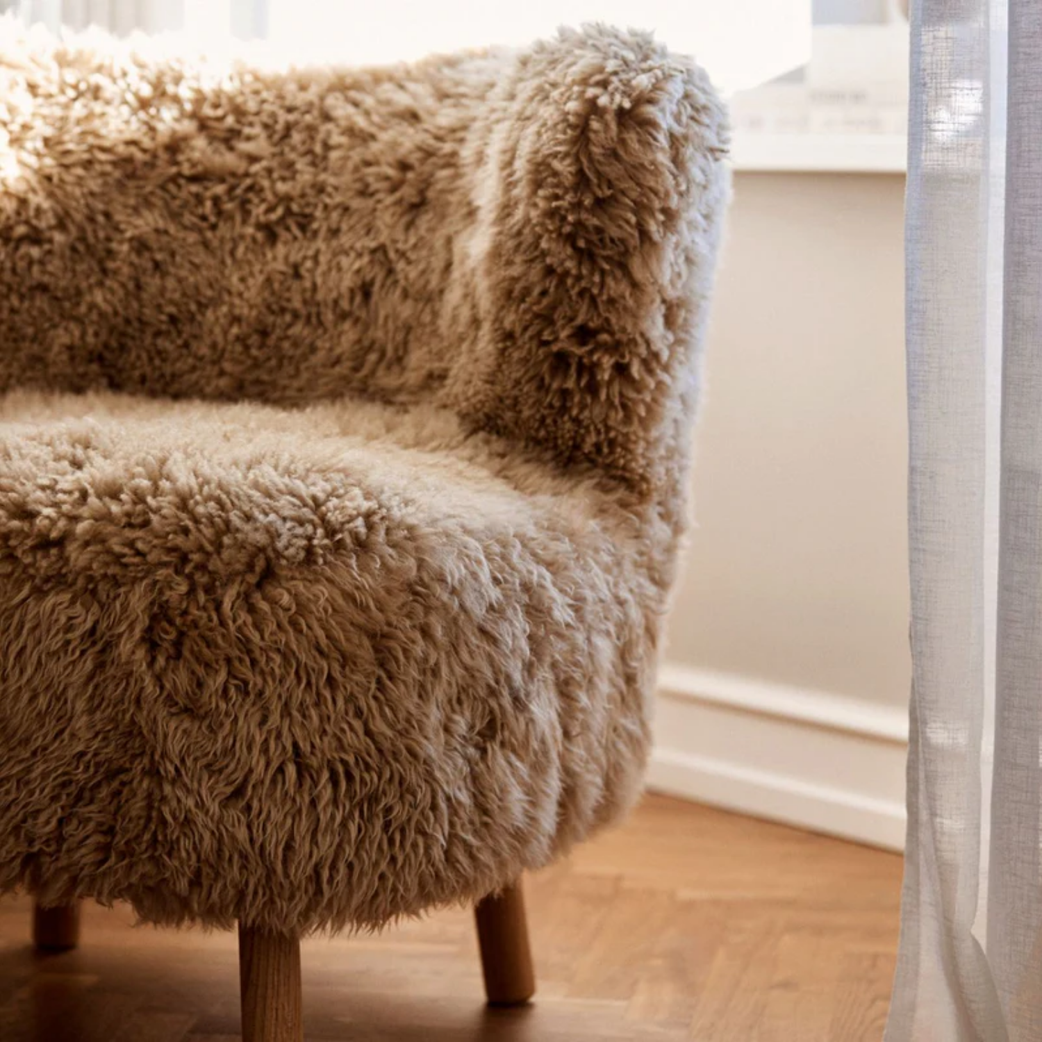Arlberg Long Wool Sheepskin Lounge Chair - Honey