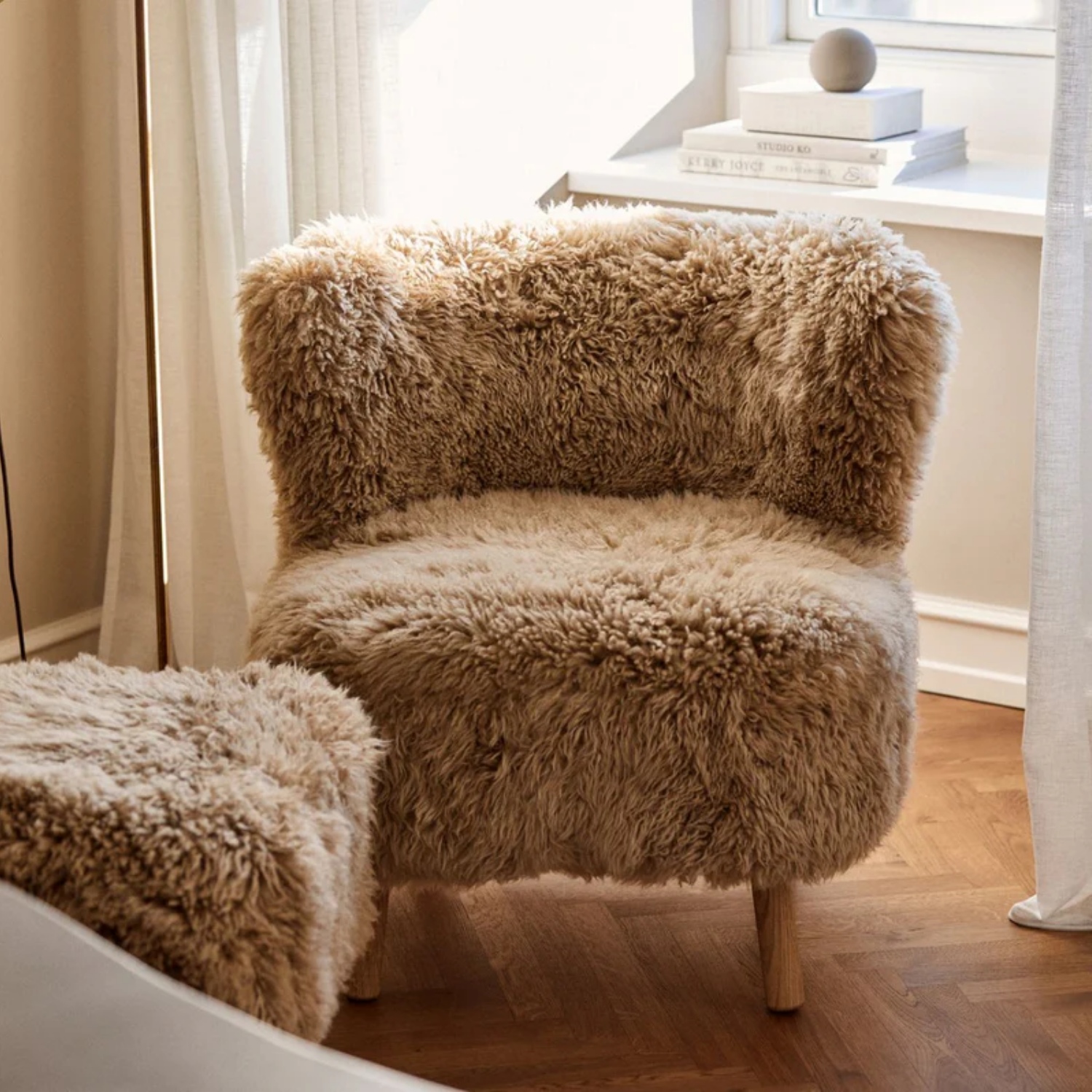 Arlberg Long Wool Sheepskin Lounge Chair - Honey