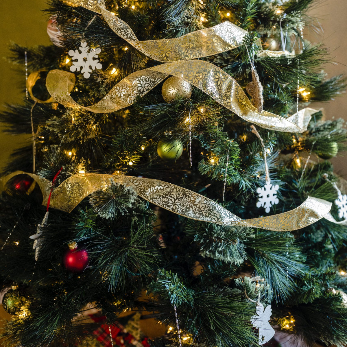 Victorian Tree Tinsel Ornament (50 pcs)