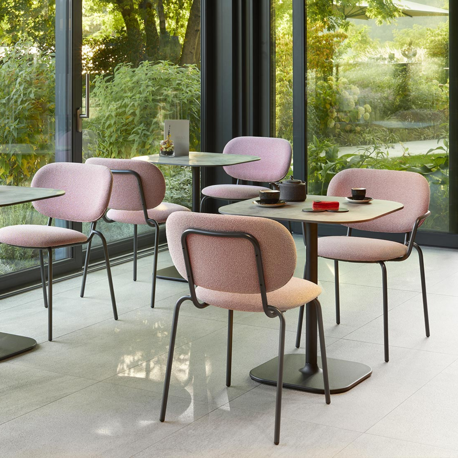 Cafe 31" Pedestal Bistro Table