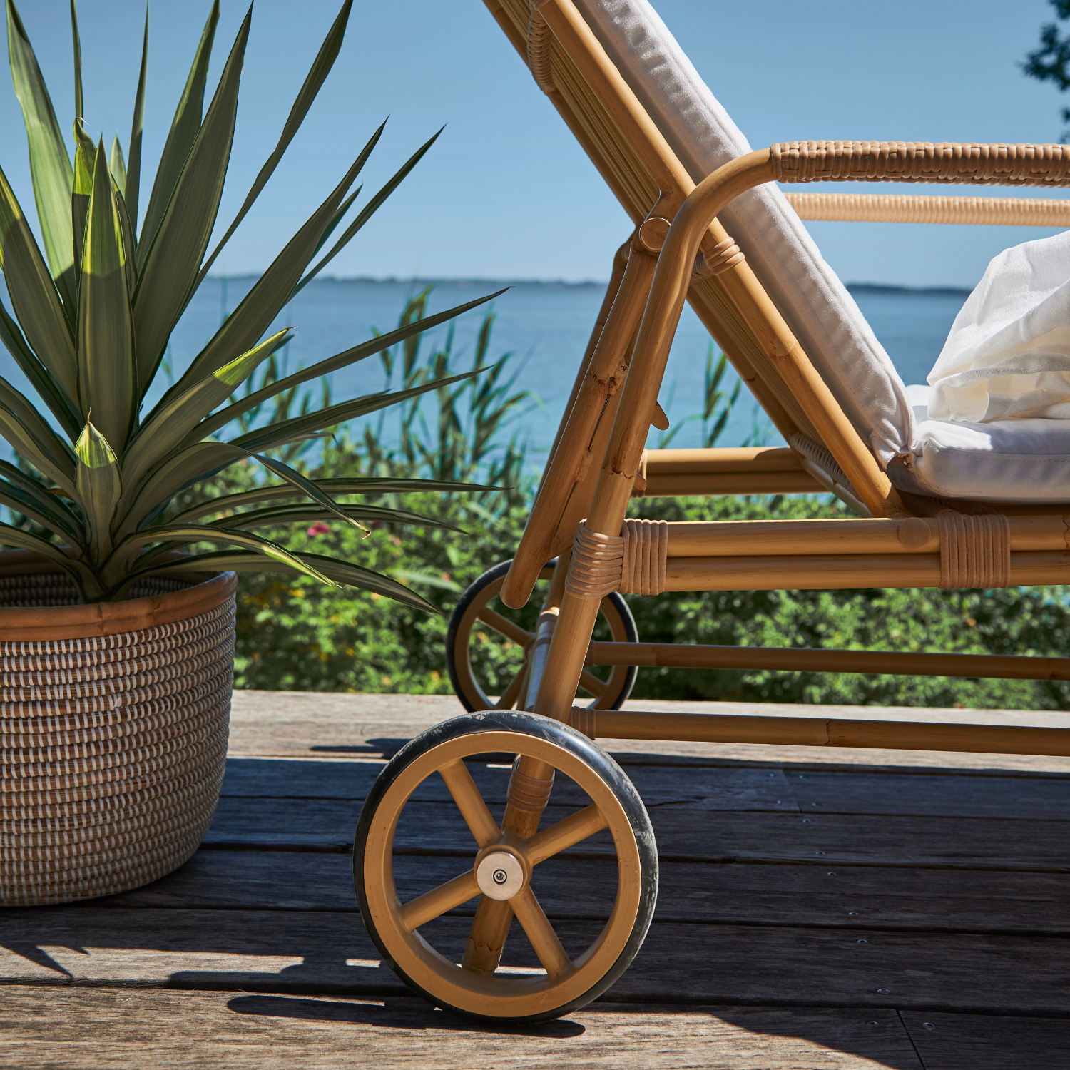 Venice Sun Lounger w/ Cushion