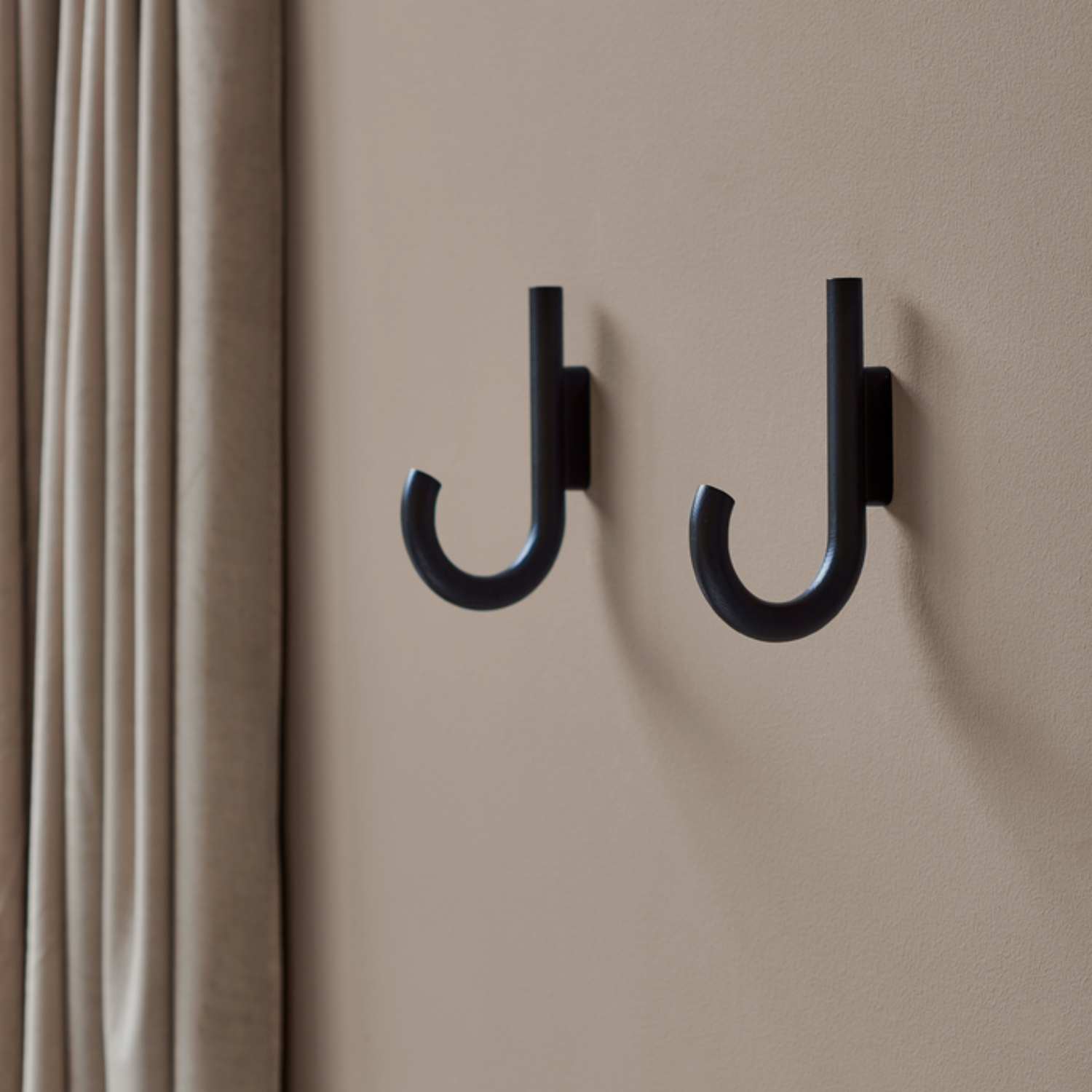 J Curve Black Wall Hook