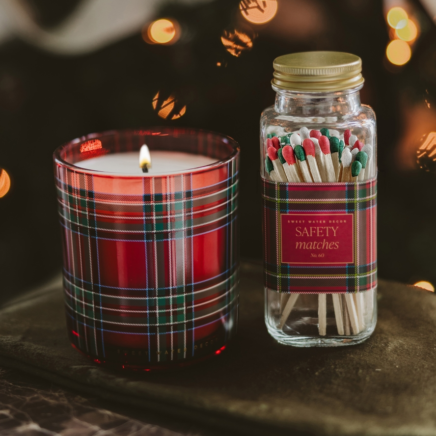 Warm & Cozy Red Plaid Christmas 12oz Soy Candle | Orange, Cinnamon, Clove, Pine