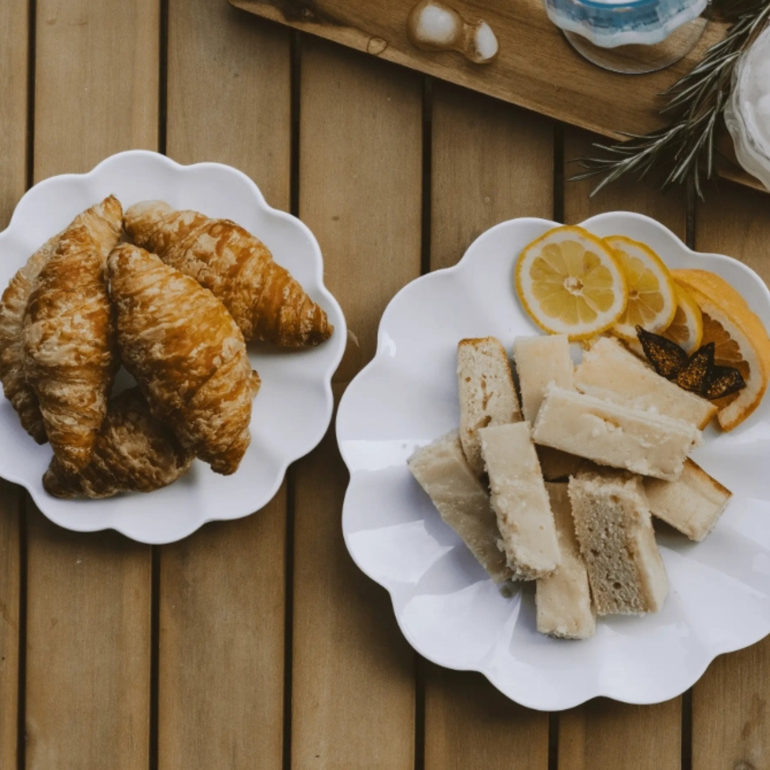 Scallop Melamine Serving Tray (Set of 2)