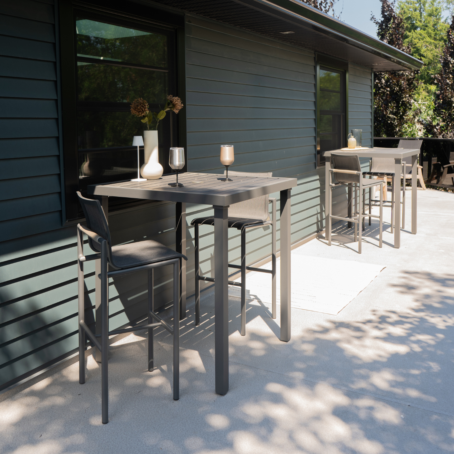 Mesa Square Bar Table