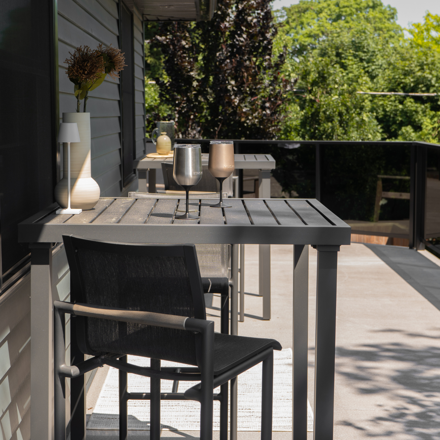 Mesa Square Bar Table