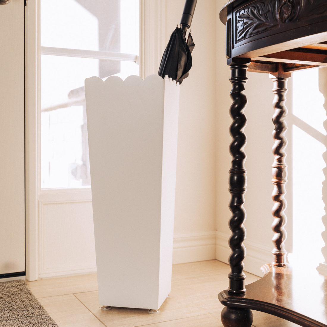 Scalloped Edge Umbrella Holder