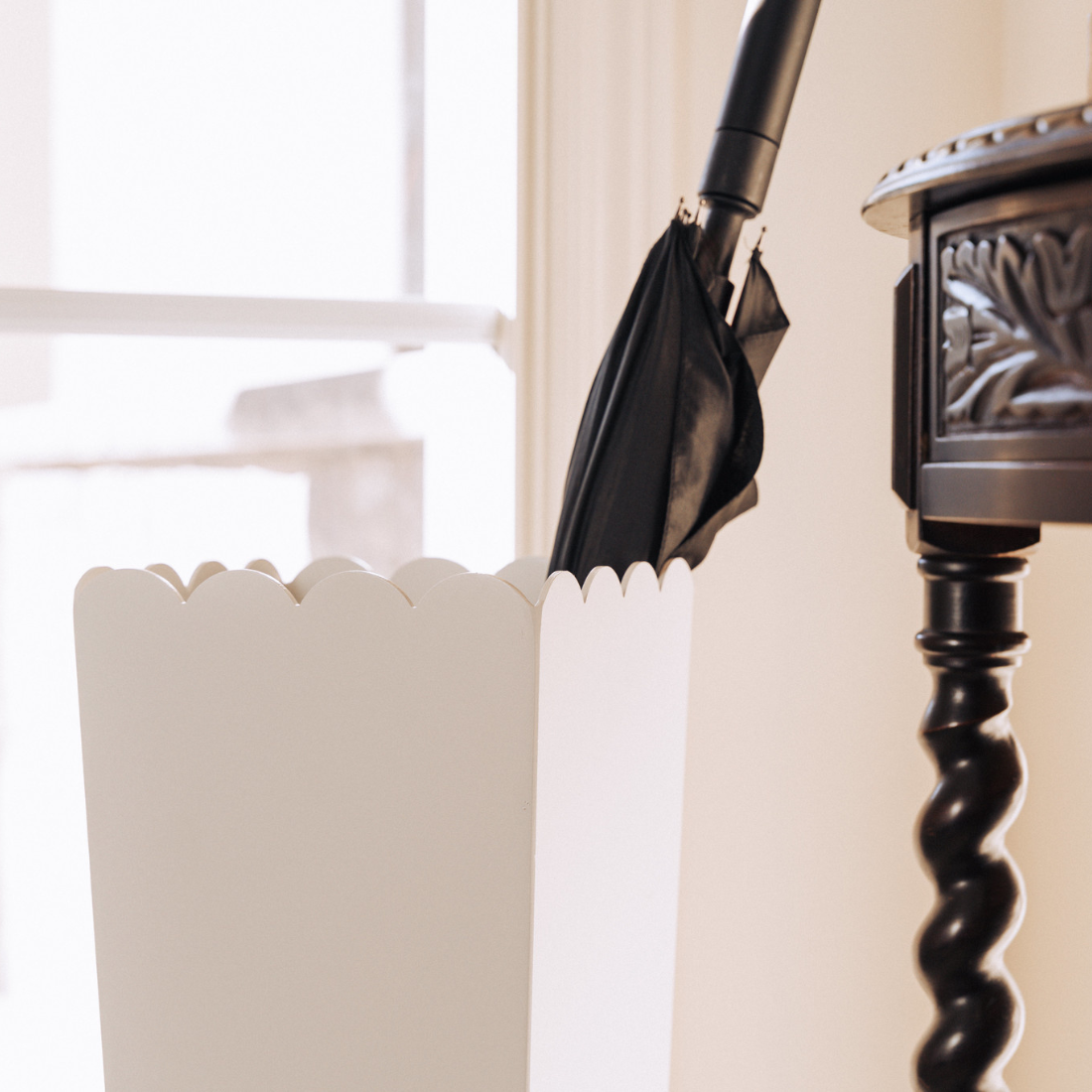 Scalloped Edge Umbrella Holder