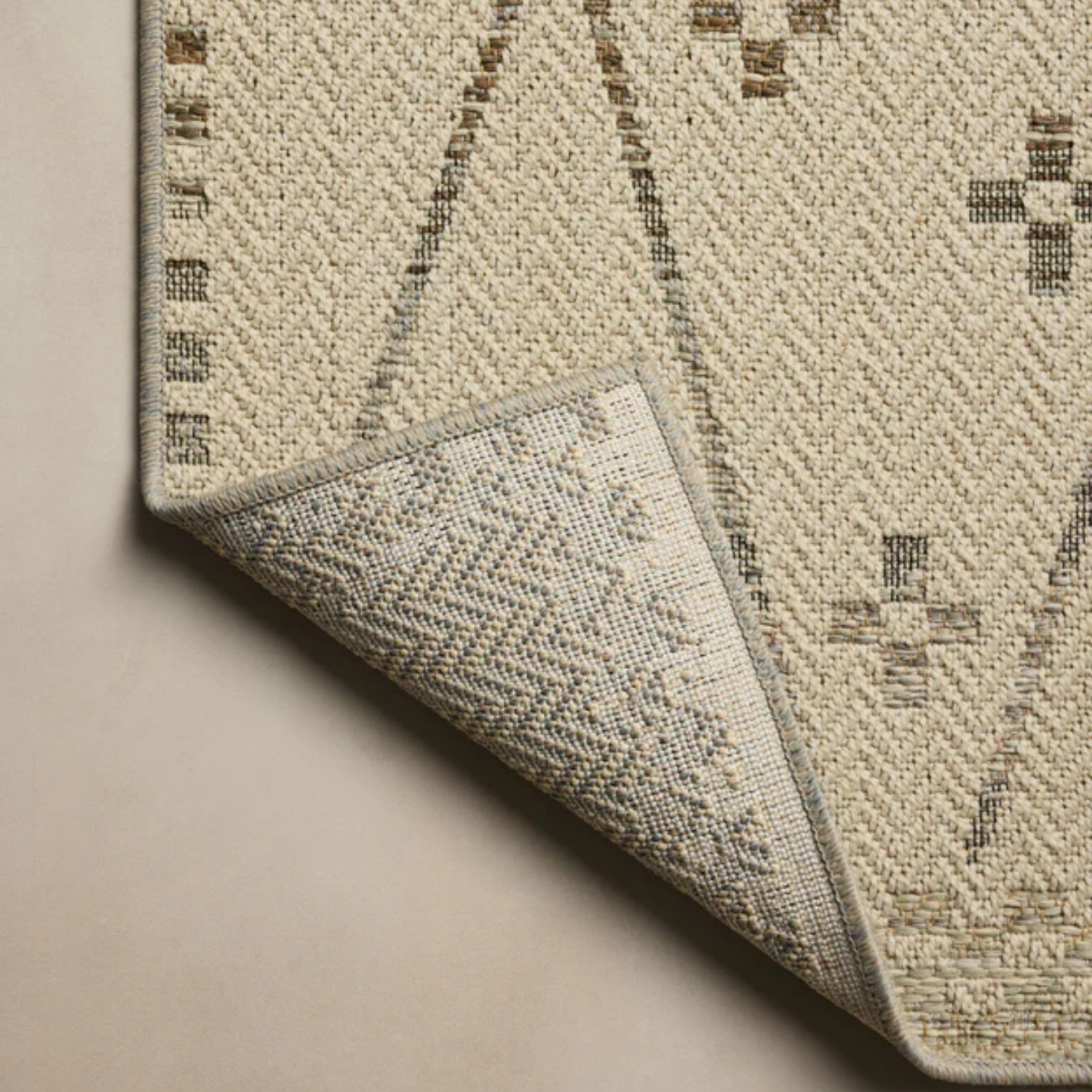 Loloi Saylor Ivory/Pebble Outdoor Rug