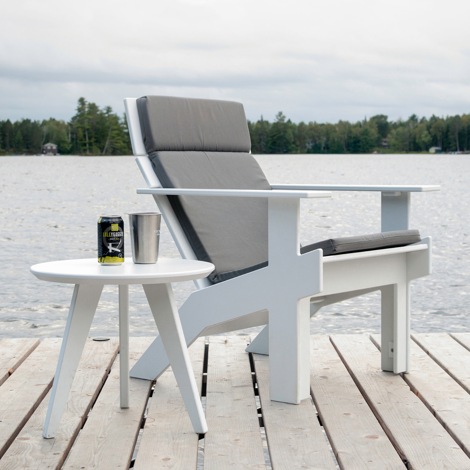 Loll Satellite 18" Round End Table