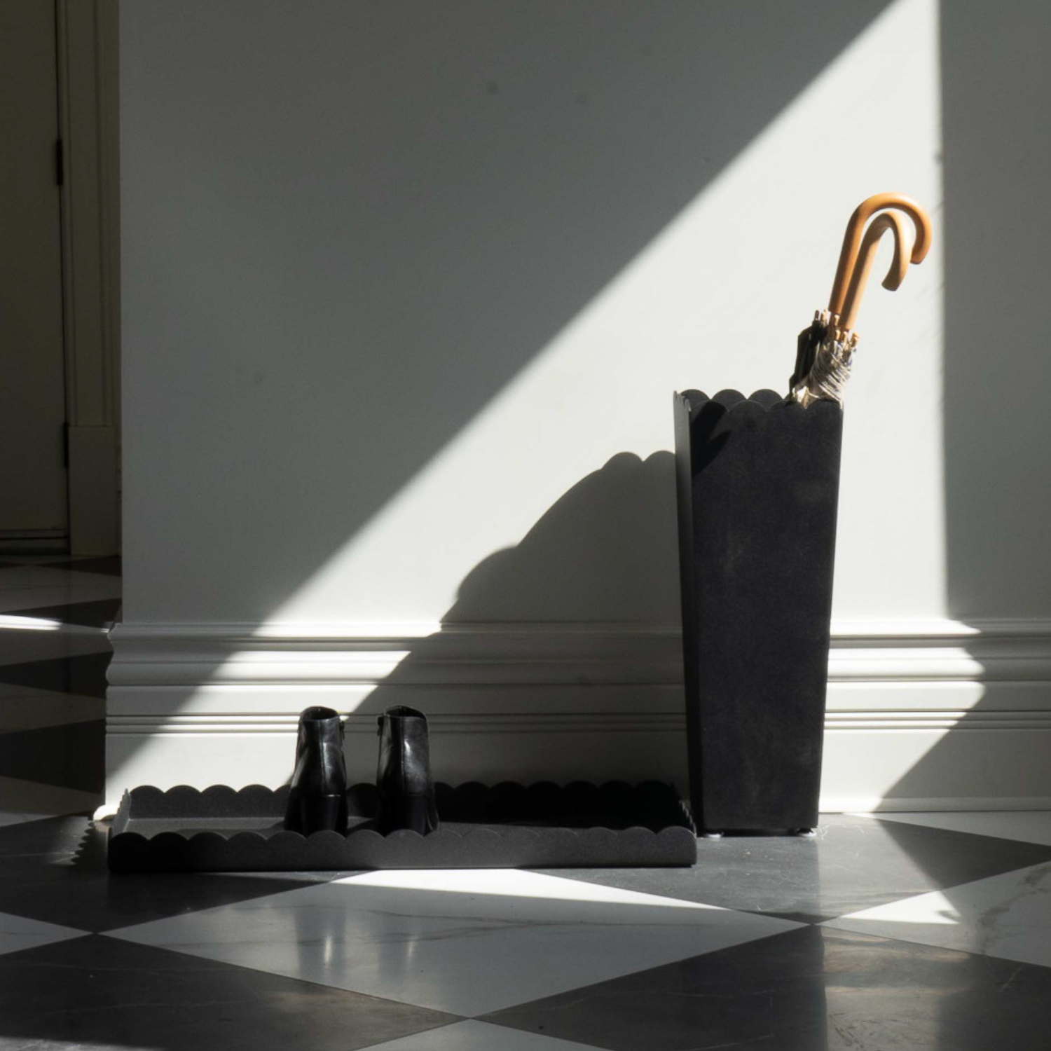 Scalloped Edge Umbrella Holder