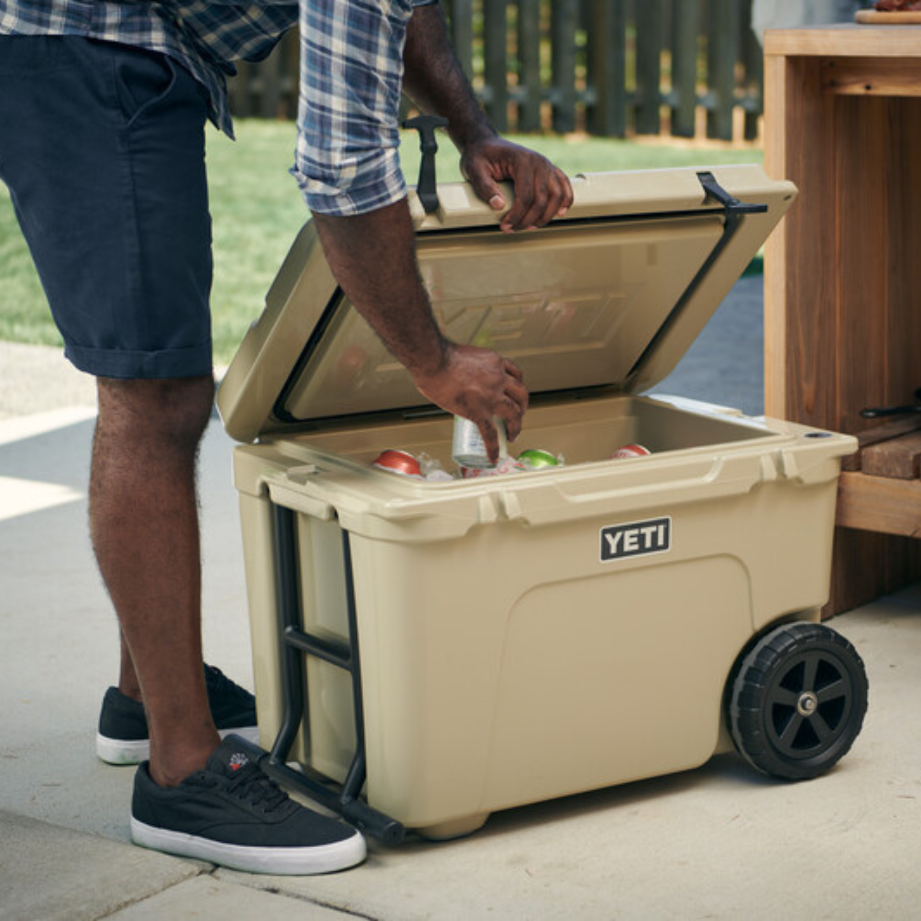 Yeti Tundra Haul - Tan