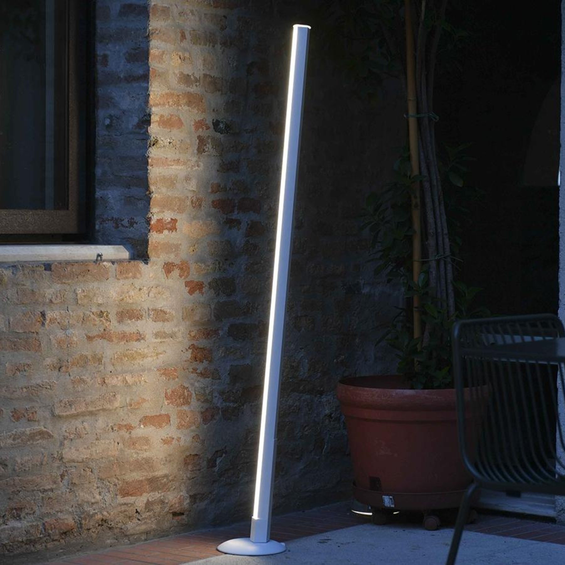 Dark Grey In/Out Light Bar Docking Stand