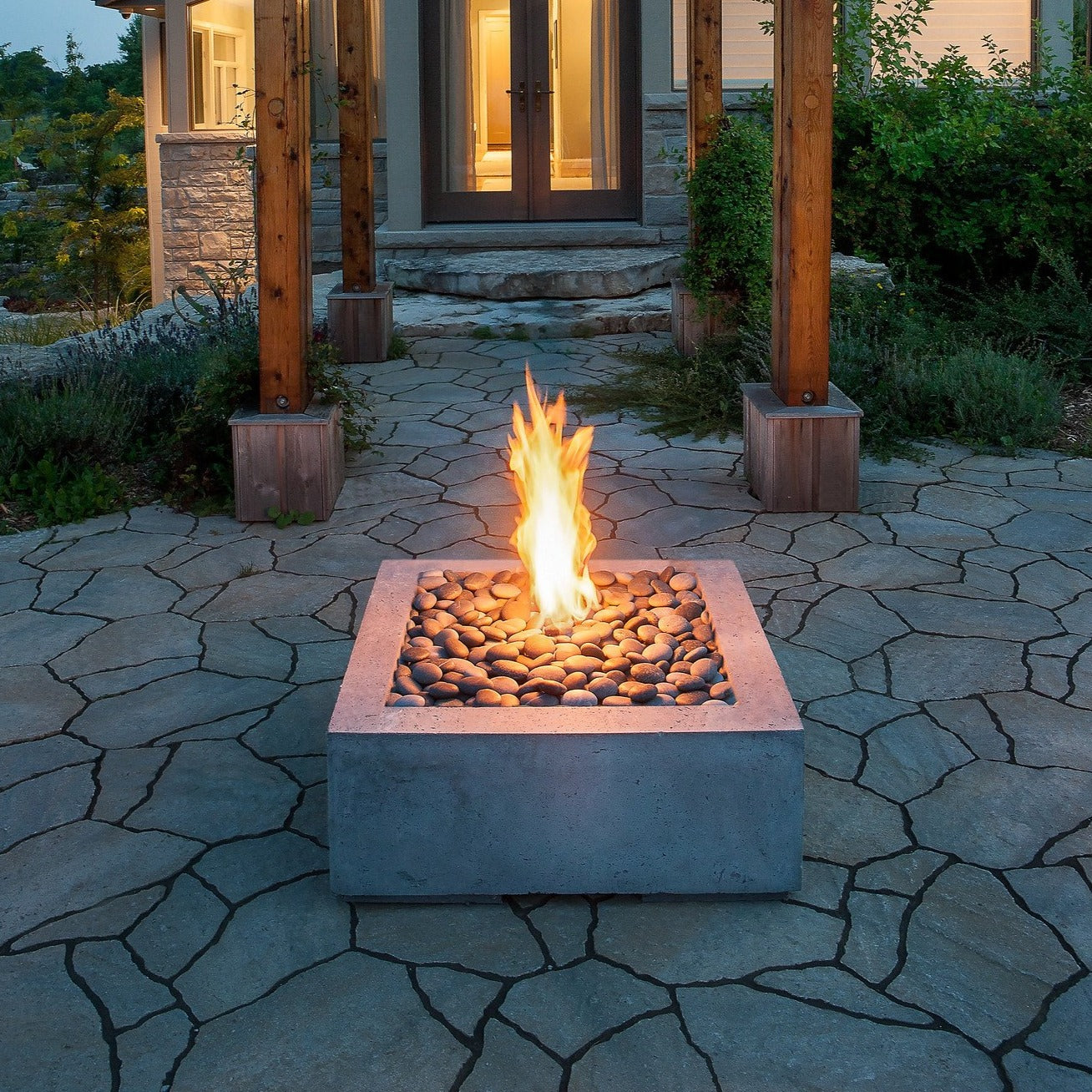 Dekko Alea 32" Concrete Fire Pit & Cover