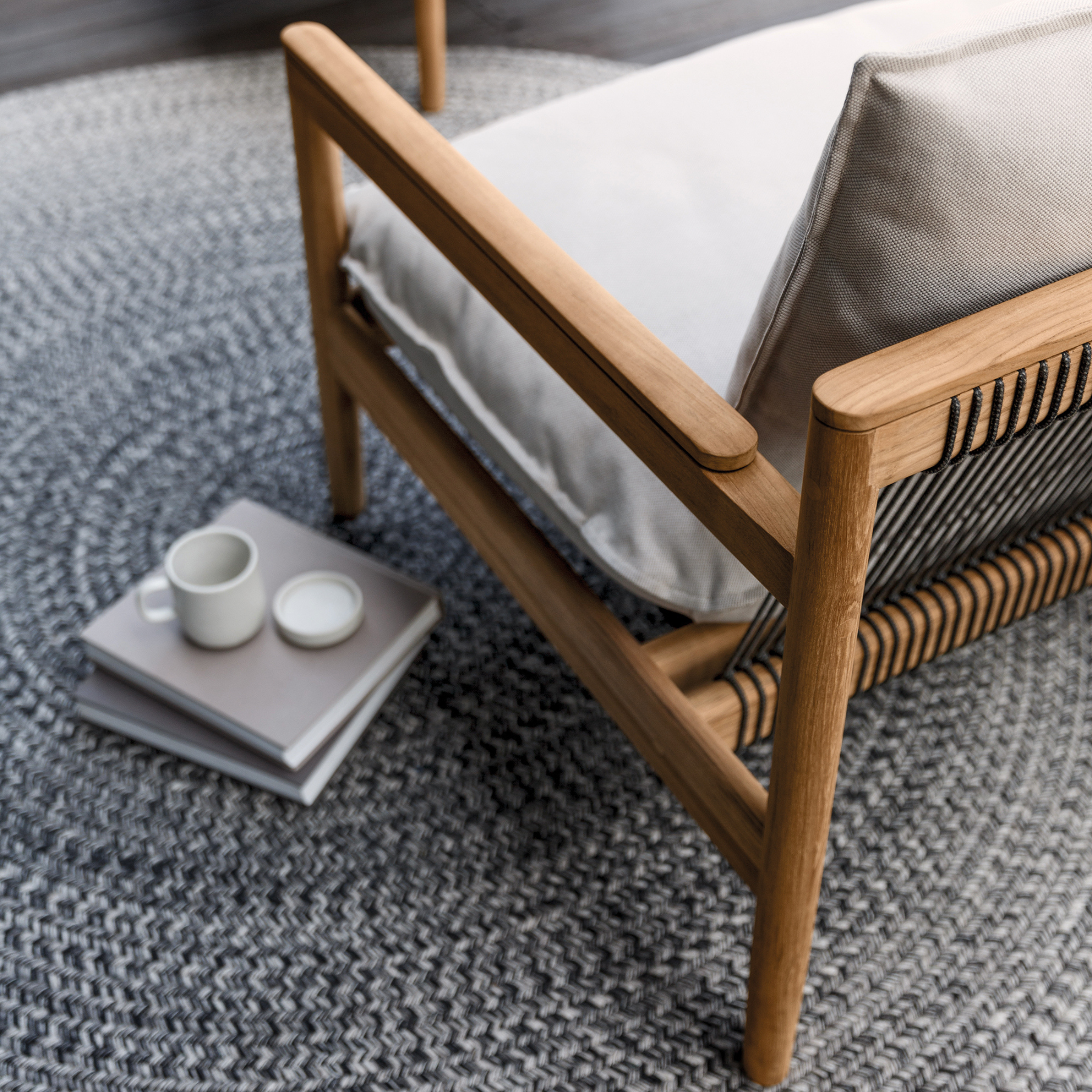 Gloster Saranac 2-Seater Sofa