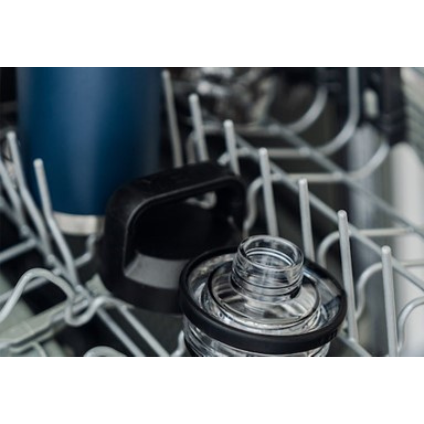 Yeti Rambler 36 Bottle w/ Chug Cap - Navy