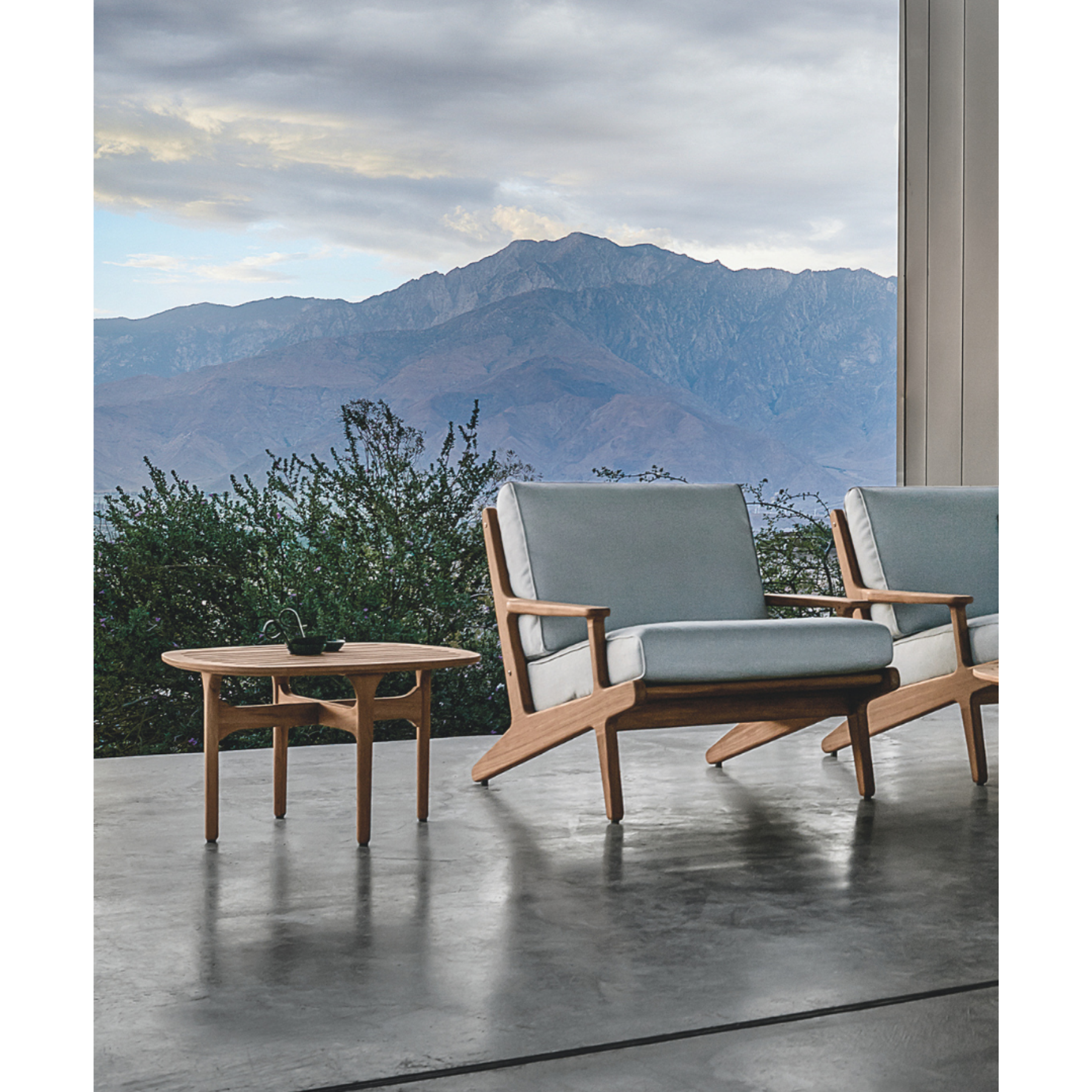 Gloster Bay Side Table