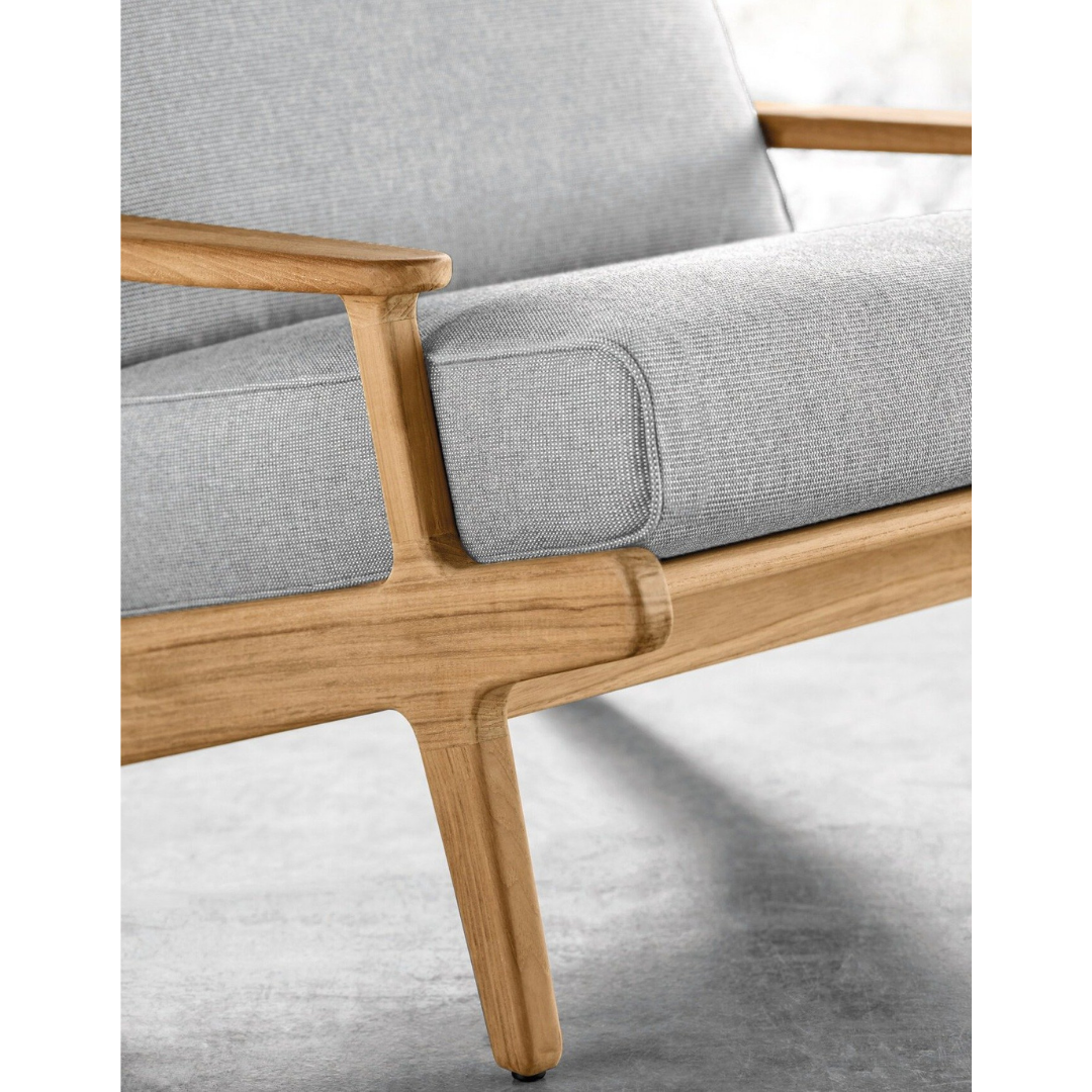 Gloster Bay Loveseat