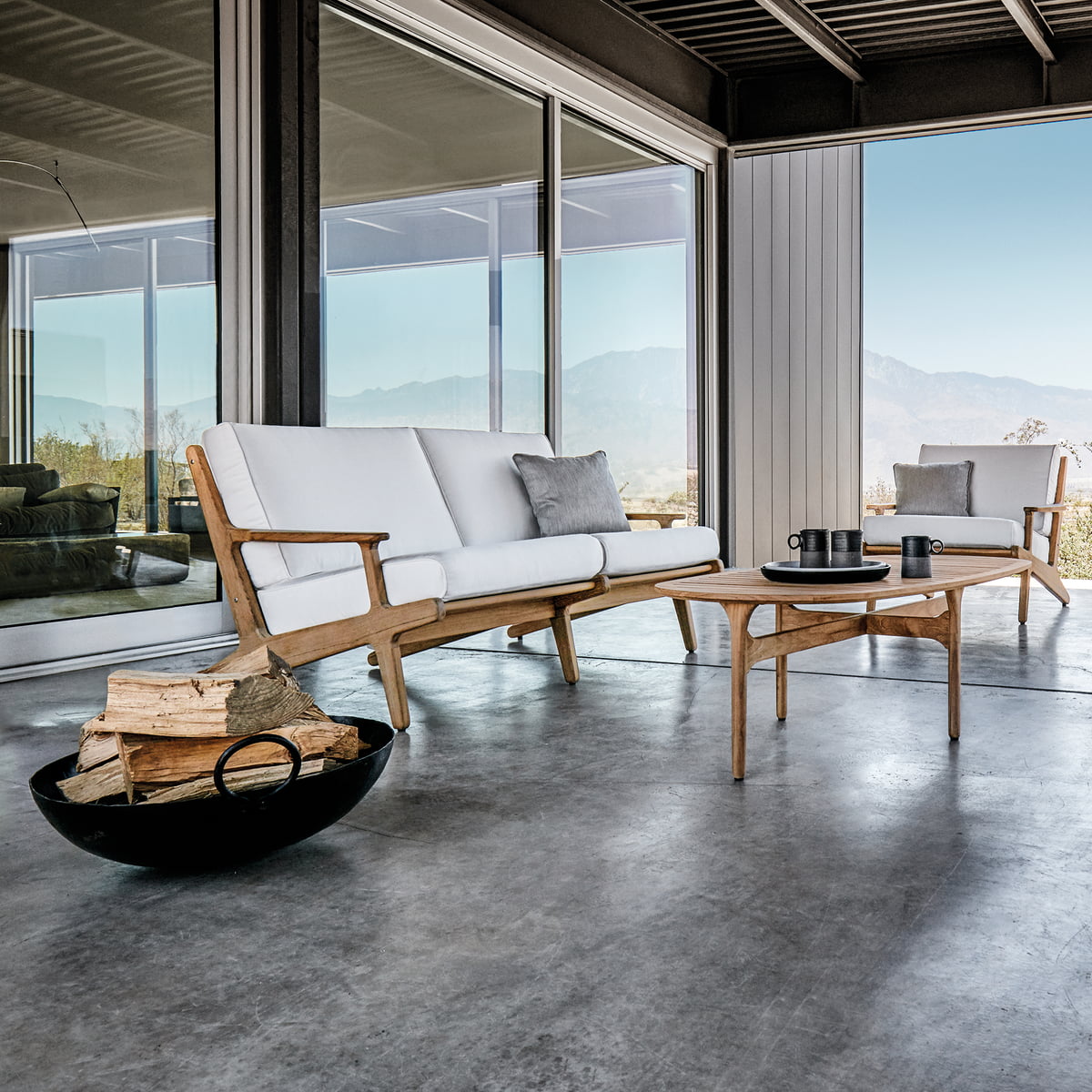 Gloster Bay Coffee Table