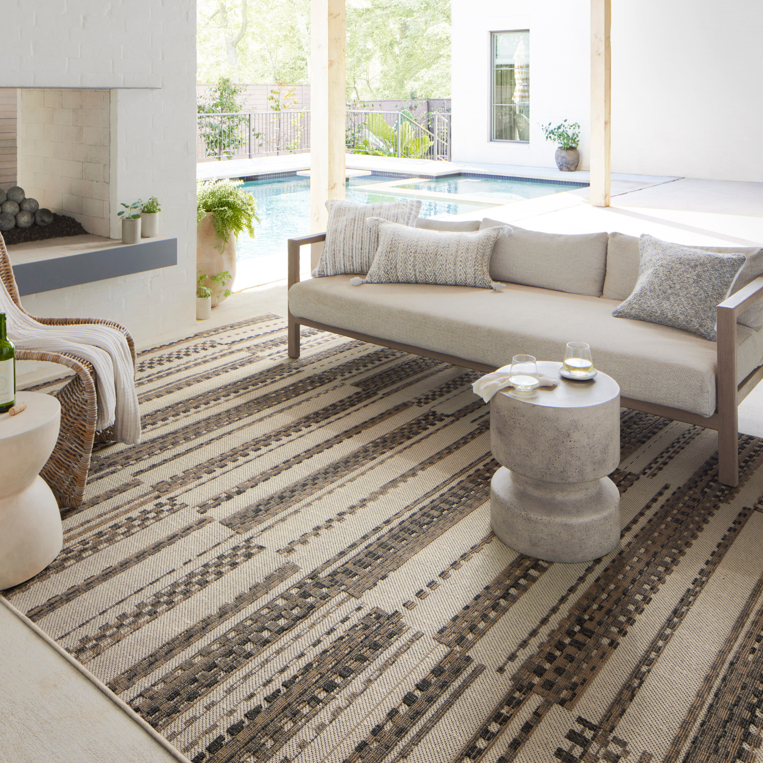 Loloi Rainier Ivory/Taupe Outdoor Rug
