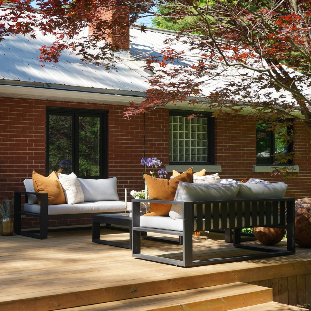 Quantum RAF Loveseat